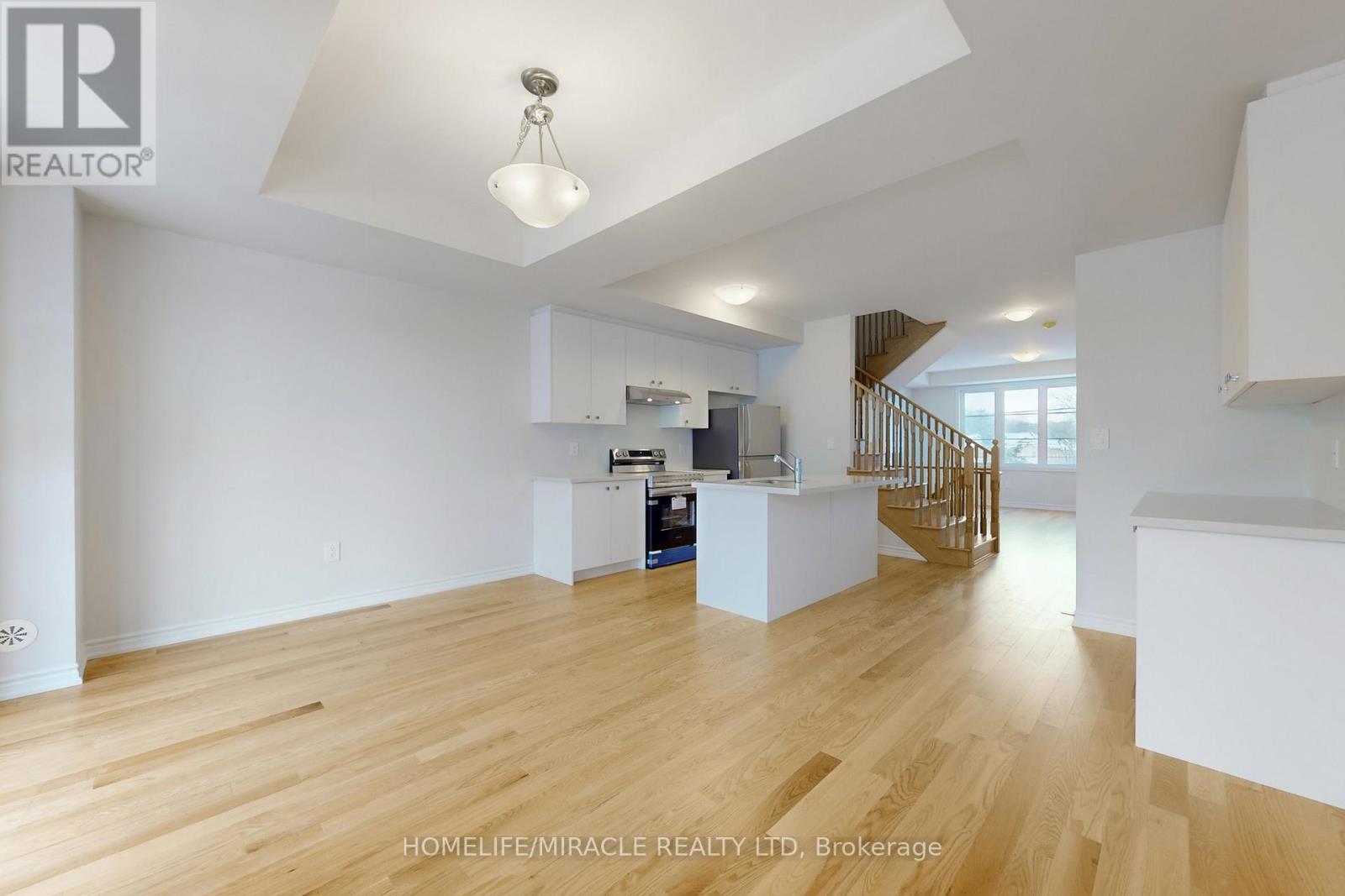 5911 Saigon Street E, Mississauga, Ontario  L5V 0E9 - Photo 7 - W12649016