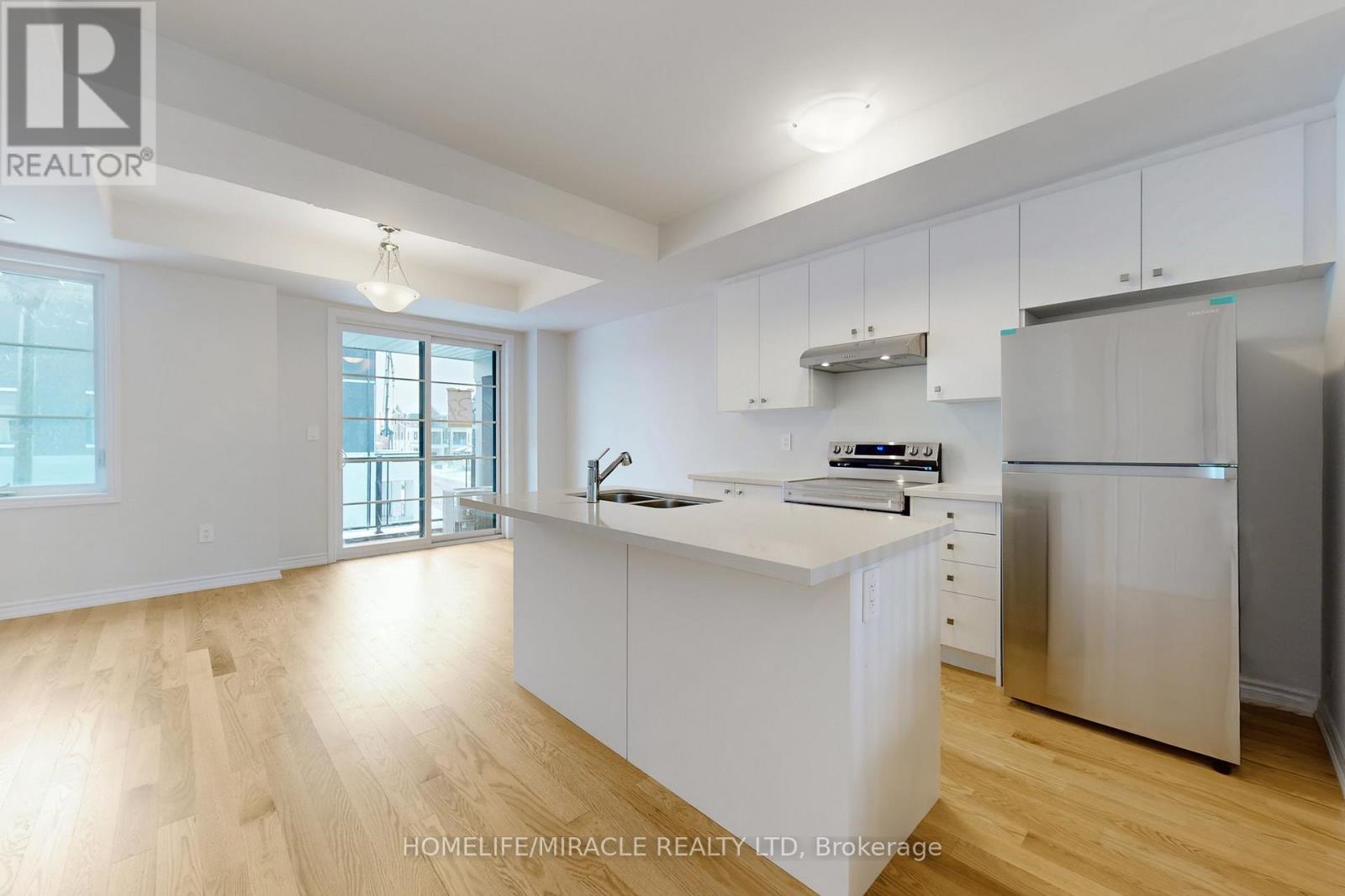 5911 Saigon Street E, Mississauga, Ontario  L5V 0E9 - Photo 8 - W12649016