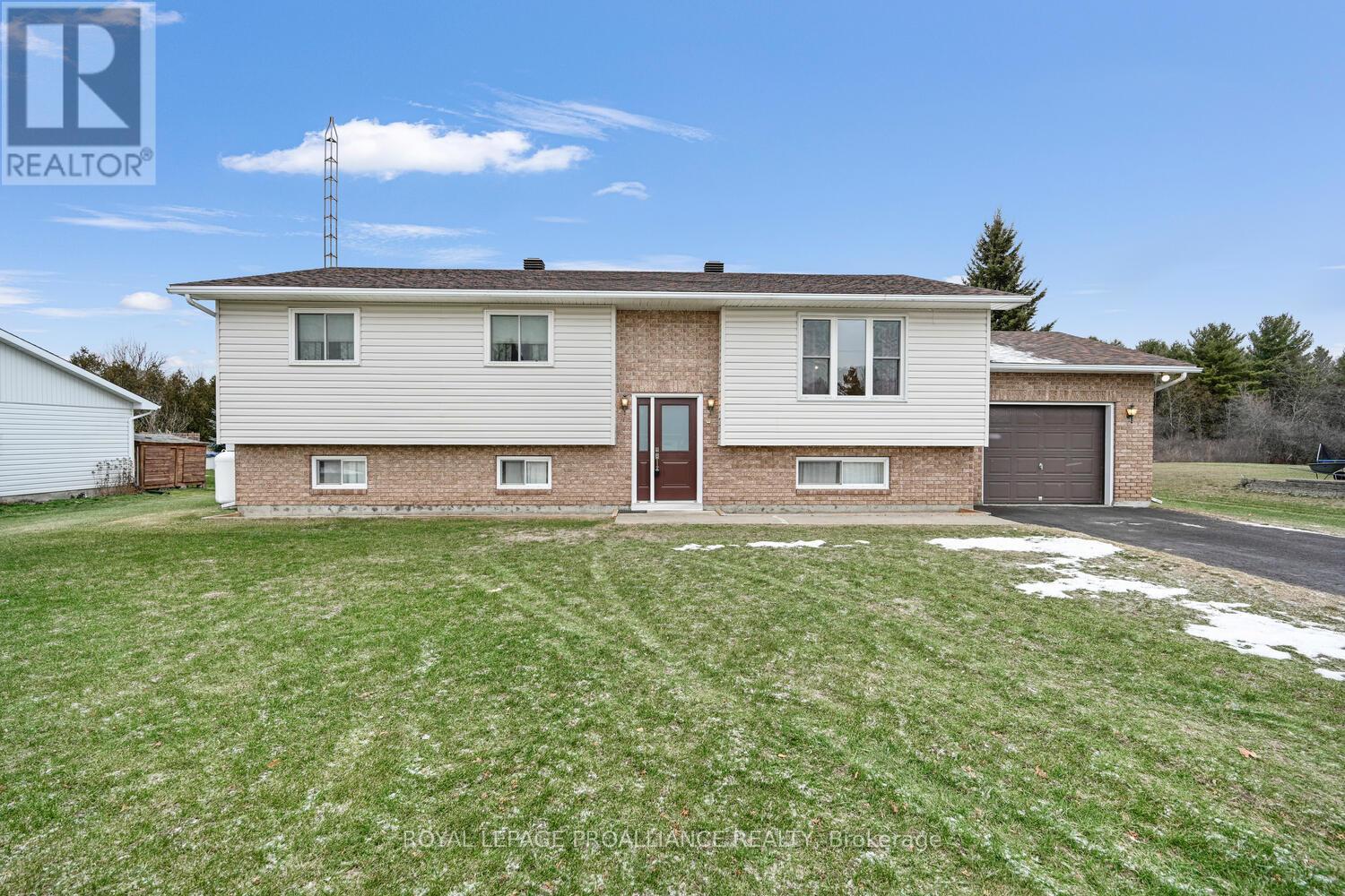 4018 Glen Smail Road, Augusta, Ontario  K0E 1X0 - Photo 1 - X12649020