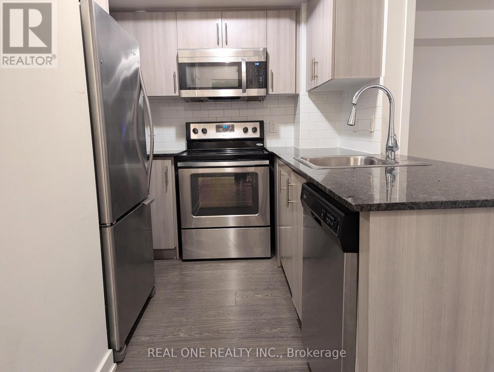 1705 - 185 Bonis Avenue, Toronto, Ontario  M1T 0A4 - Photo 2 - E12649034