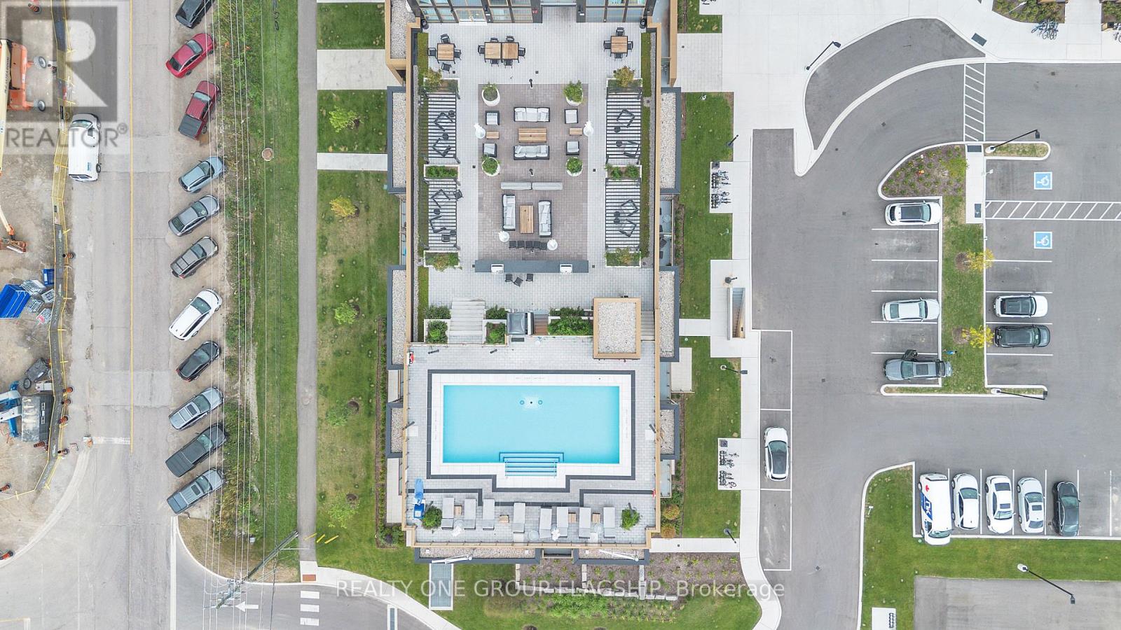 101 - 2343 Khalsa Gate, Oakville, Ontario  L6M 5R6 - Photo 4 - W12649036