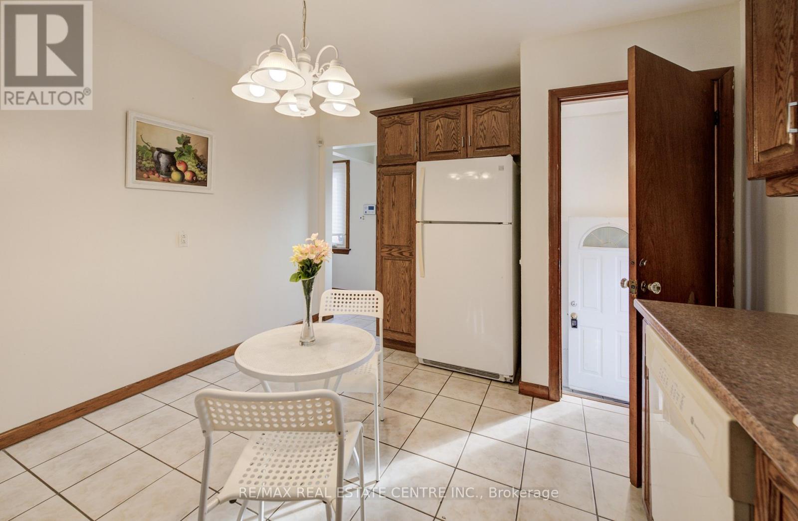 150 Howard Avenue, Hamilton, Ontario  L9A 2W8 - Photo 11 - X12649042