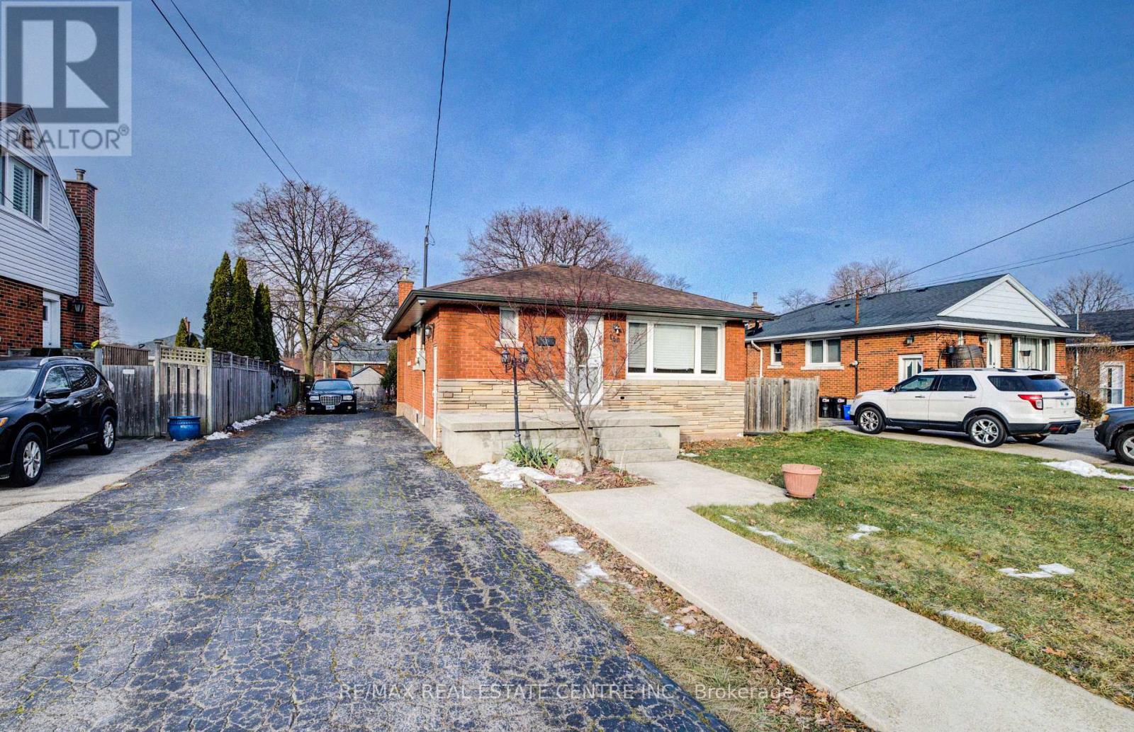 150 Howard Avenue, Hamilton, Ontario  L9A 2W8 - Photo 3 - X12649042