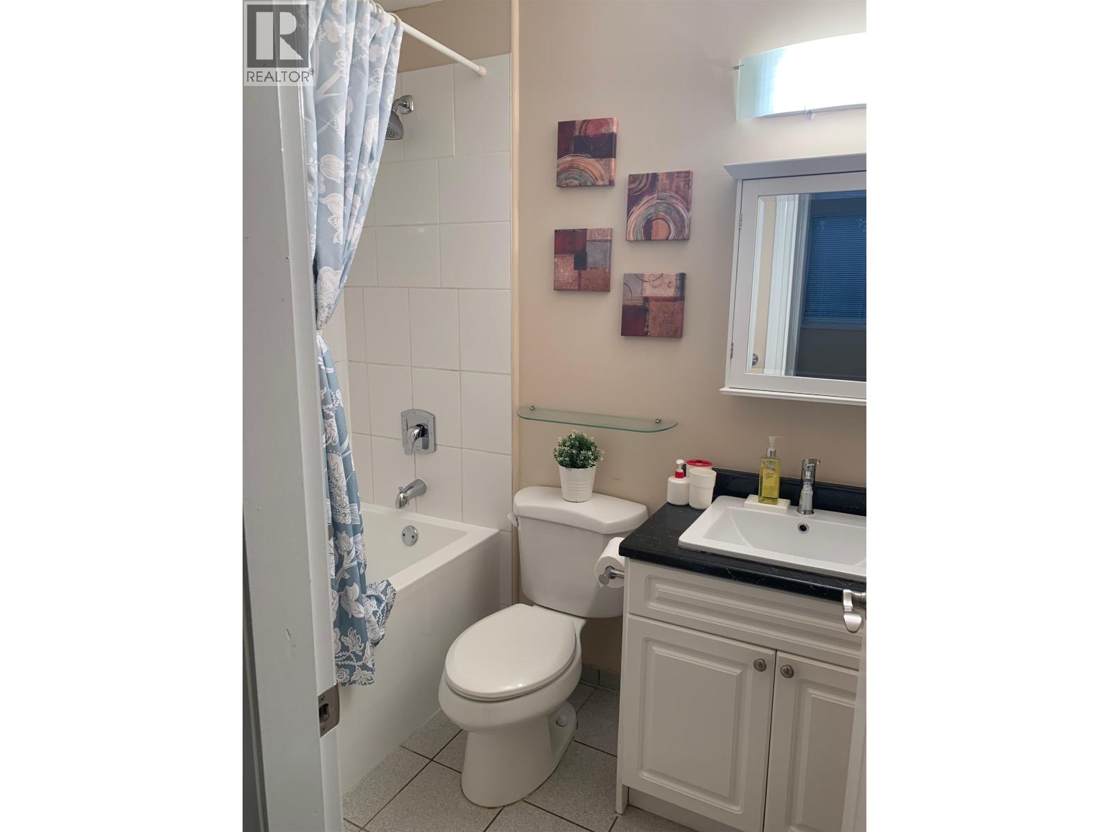 301 9125 Capella Drive, Burnaby, British Columbia  V3J 7K3 - Photo 11 - R3074871