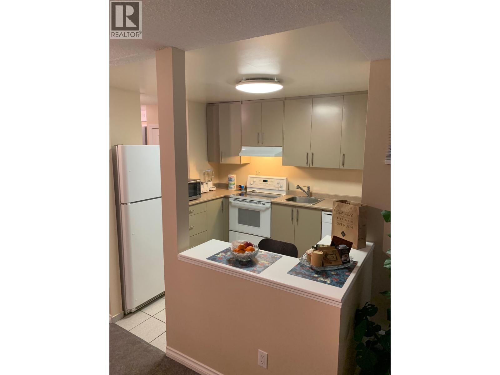 301 9125 Capella Drive, Burnaby, British Columbia  V3J 7K3 - Photo 6 - R3074871