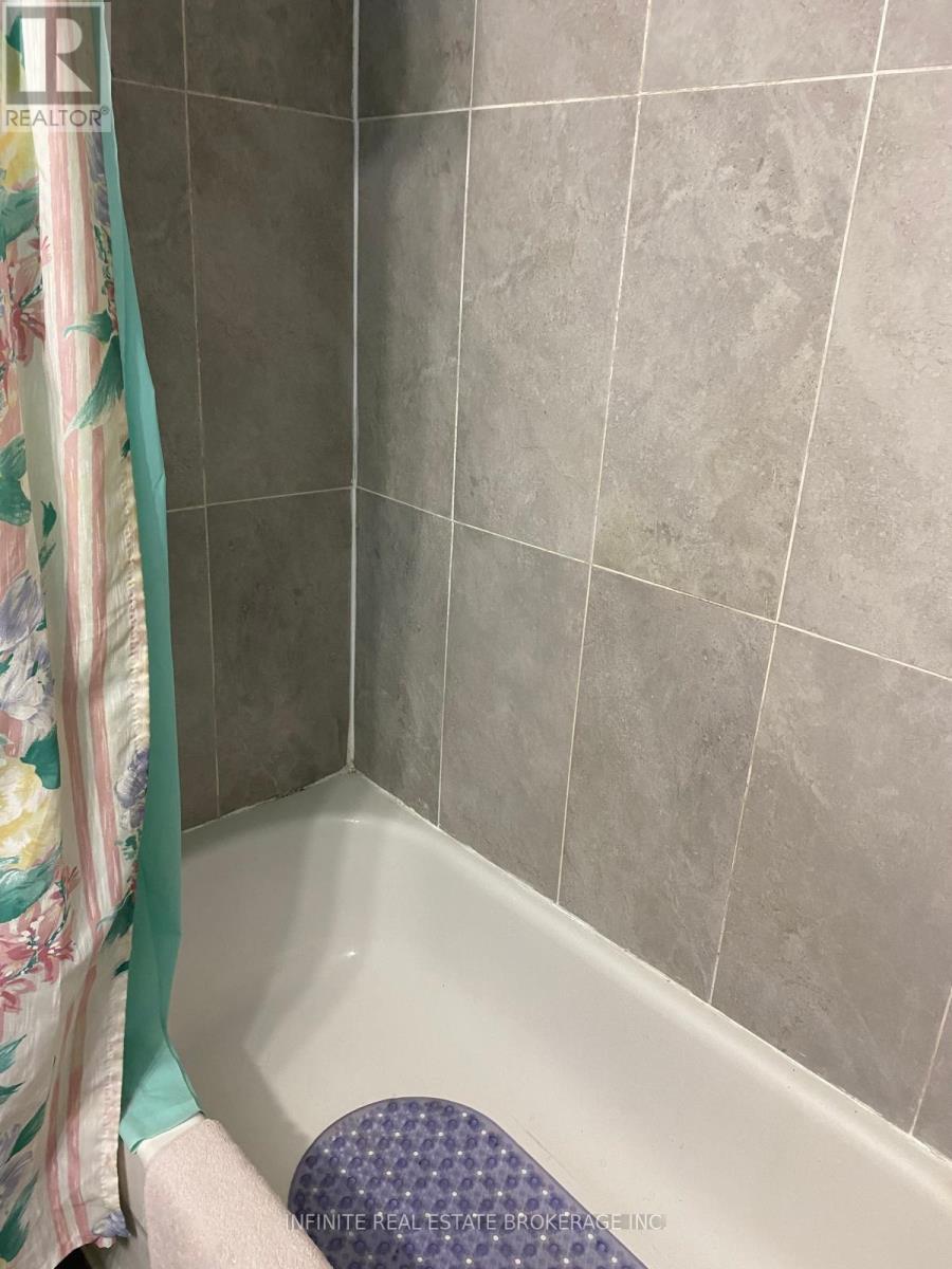 122 Parkview Drive, Orangeville, Ontario  L9W 3J3 - Photo 25 - W12475005