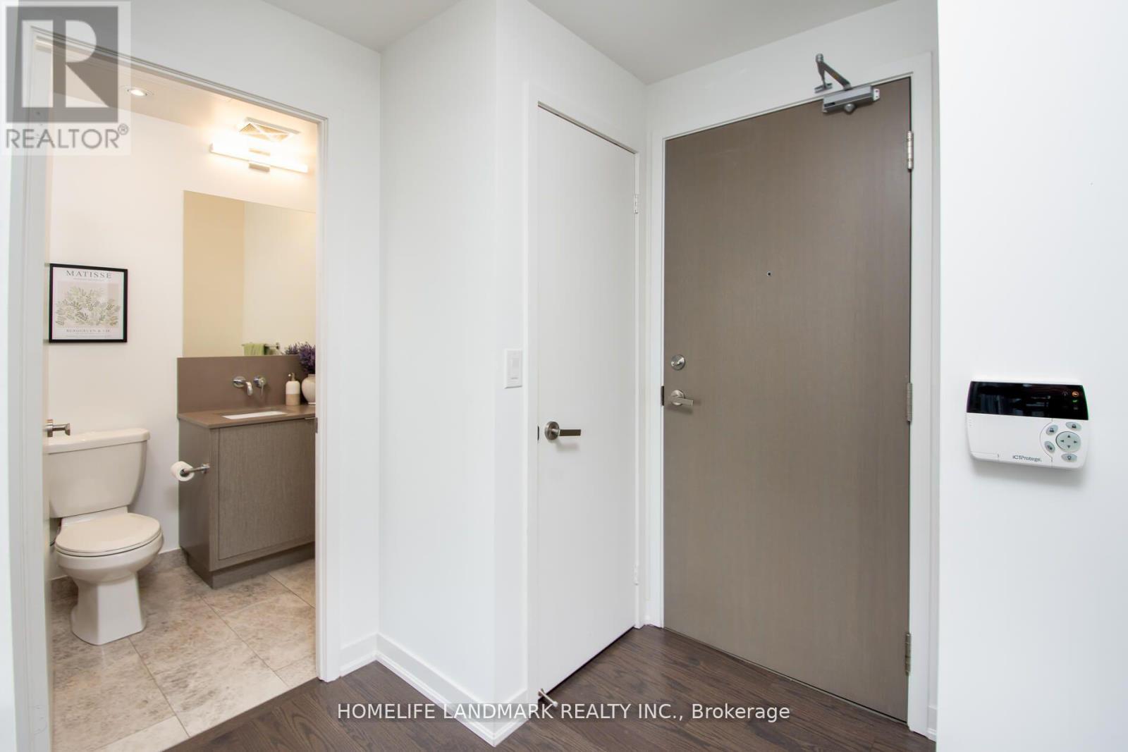 5602 - 100 Harbour Street, Toronto, Ontario  M5J 0B5 - Photo 2 - C12649048