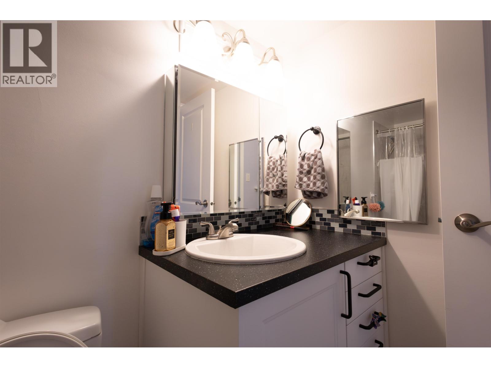 204 4200 Mayberry Street, Burnaby, British Columbia  V5H 4A7 - Photo 8 - R3074252