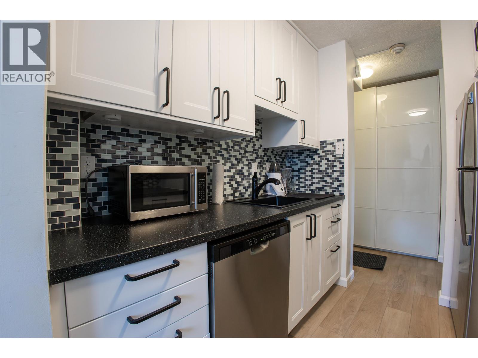 204 4200 Mayberry Street, Burnaby, British Columbia  V5H 4A7 - Photo 6 - R3074252