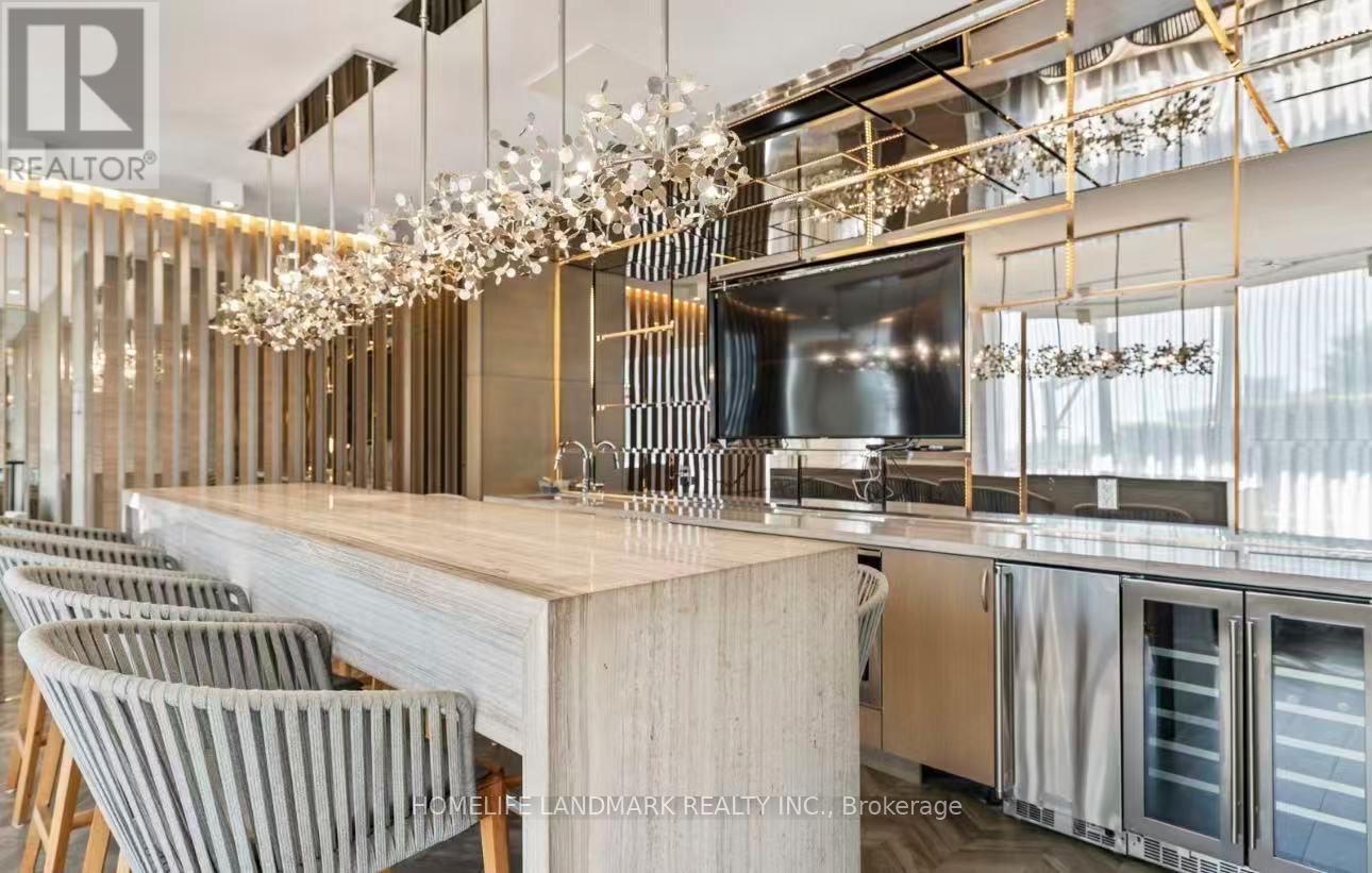 806 - 7 KENASTON GARDENS, Toronto, Ontario