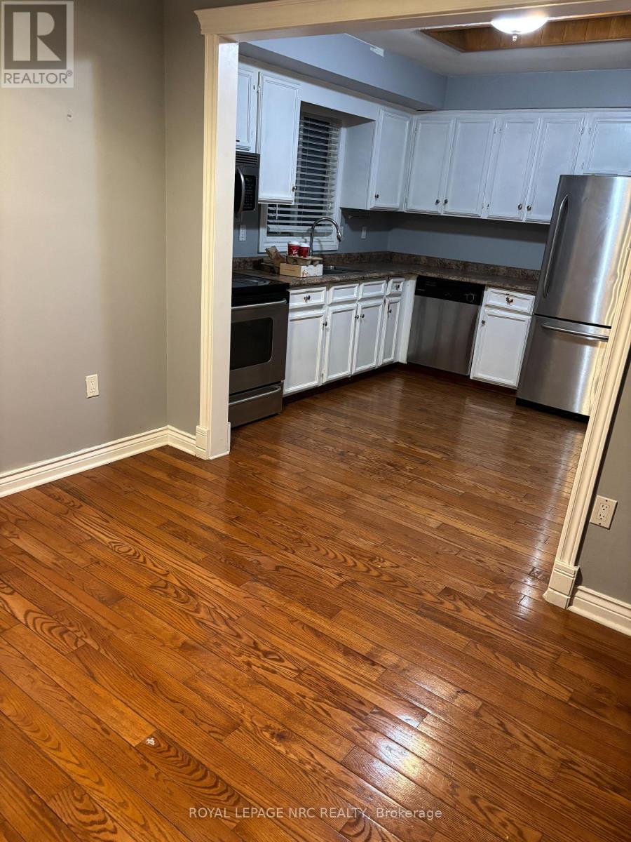 19 Cambria Drive, St. Catharines, Ontario  L2N 6K5 - Photo 2 - X12649070