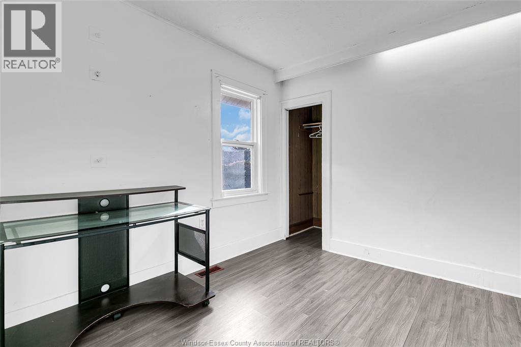 915 Josephine, Windsor, Ontario  N9B 2L4 - Photo 12 - 25032008