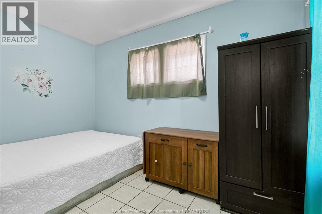 915 Josephine, Windsor, Ontario  N9B 2L4 - Photo 11 - 25032007