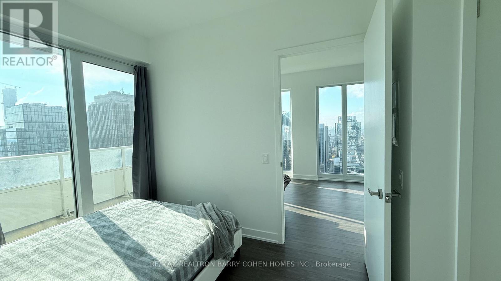 4910 - 88 Queen Street E, Toronto, Ontario  M5C 0B6 - Photo 11 - C12649082