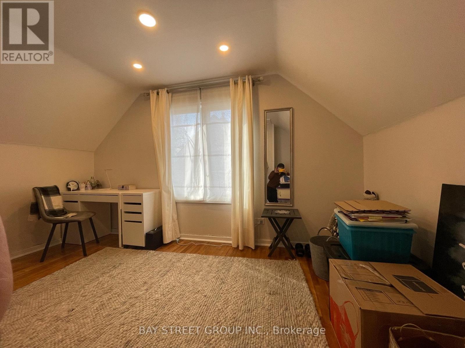 103 Uno Drive, Toronto, Ontario  M8Z 3P2 - Photo 16 - W12649086