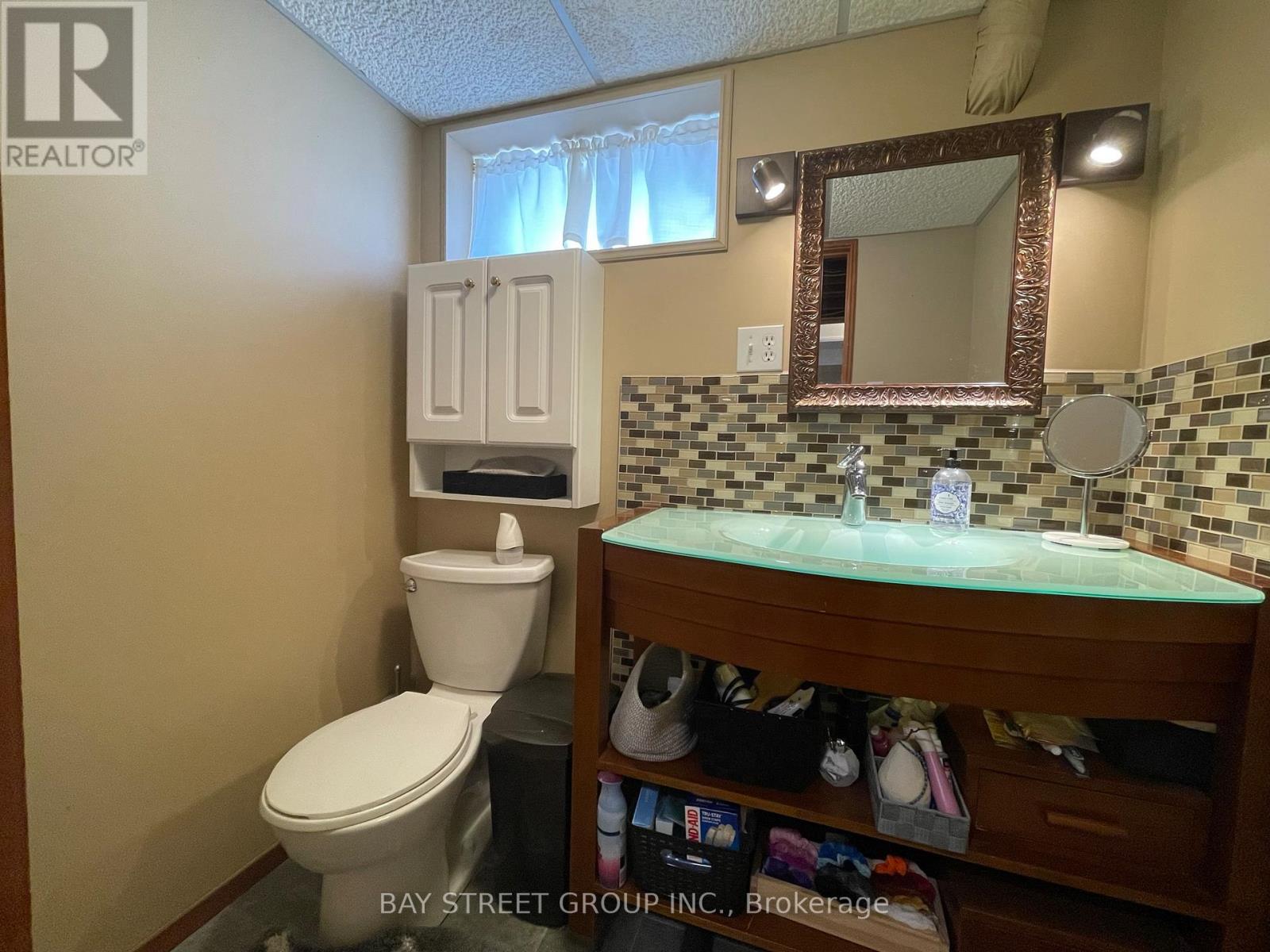 103 Uno Drive, Toronto, Ontario  M8Z 3P2 - Photo 21 - W12649086