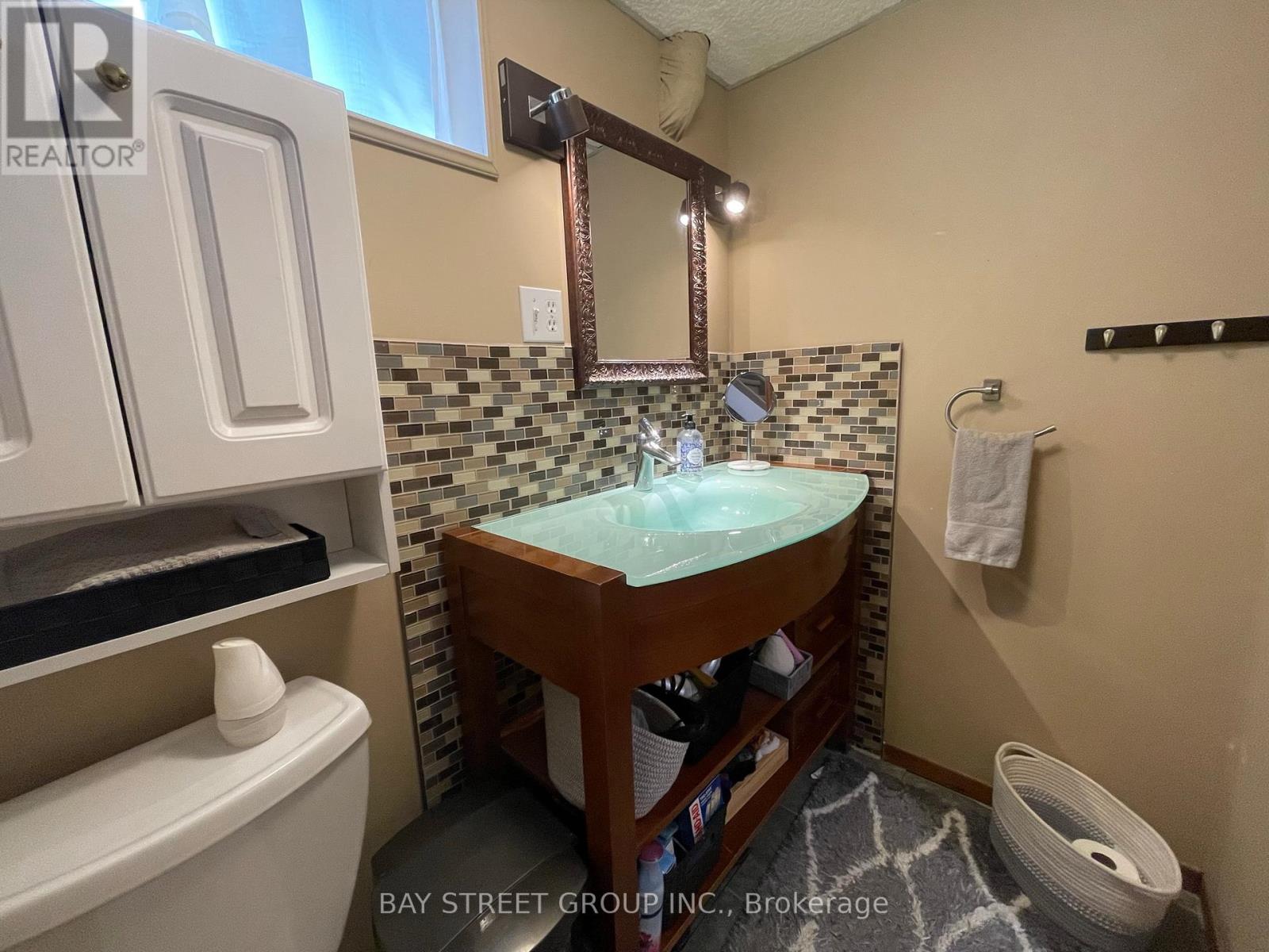 103 Uno Drive, Toronto, Ontario  M8Z 3P2 - Photo 22 - W12649086