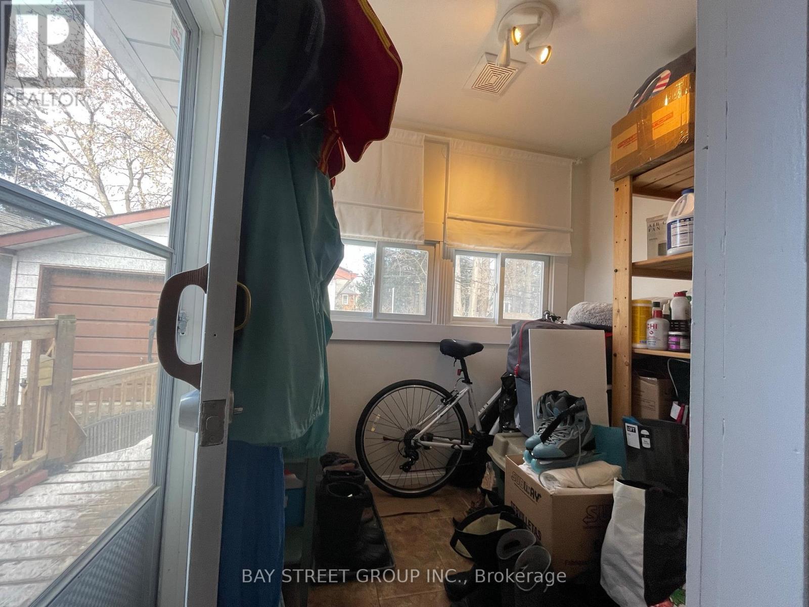 103 Uno Drive, Toronto, Ontario  M8Z 3P2 - Photo 25 - W12649086