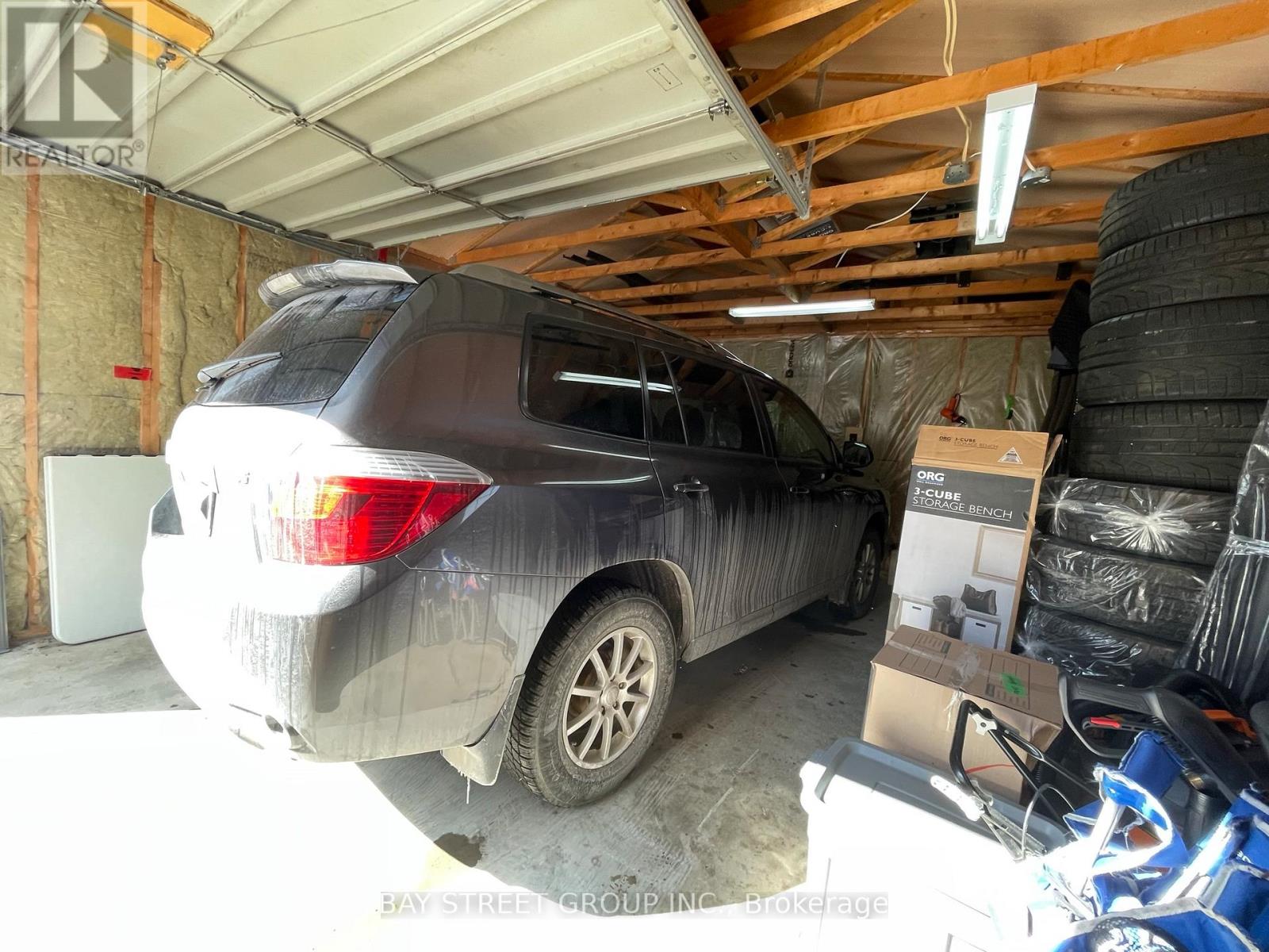 103 Uno Drive, Toronto, Ontario  M8Z 3P2 - Photo 27 - W12649086