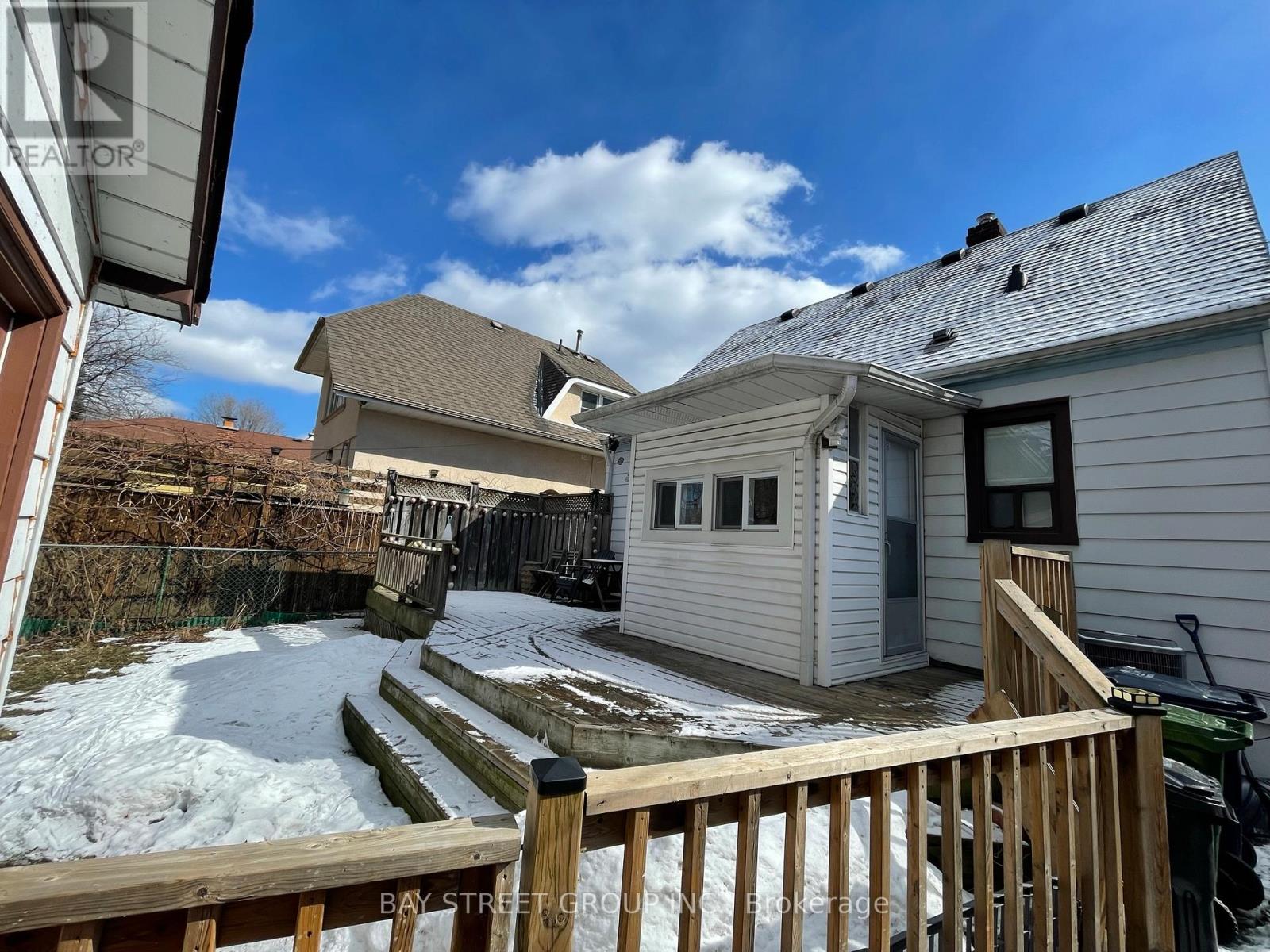 103 Uno Drive, Toronto, Ontario  M8Z 3P2 - Photo 28 - W12649086