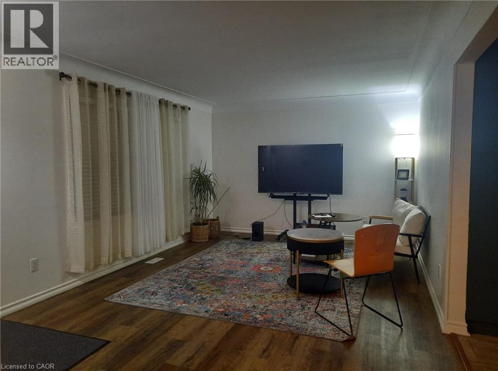 16 ACORN Lane, Brantford, Ontario