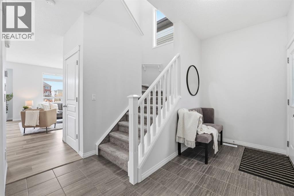 1096 Hillcrest Lane Sw, Airdrie, Alberta  T4B 3W2 - Photo 4 - A2267933