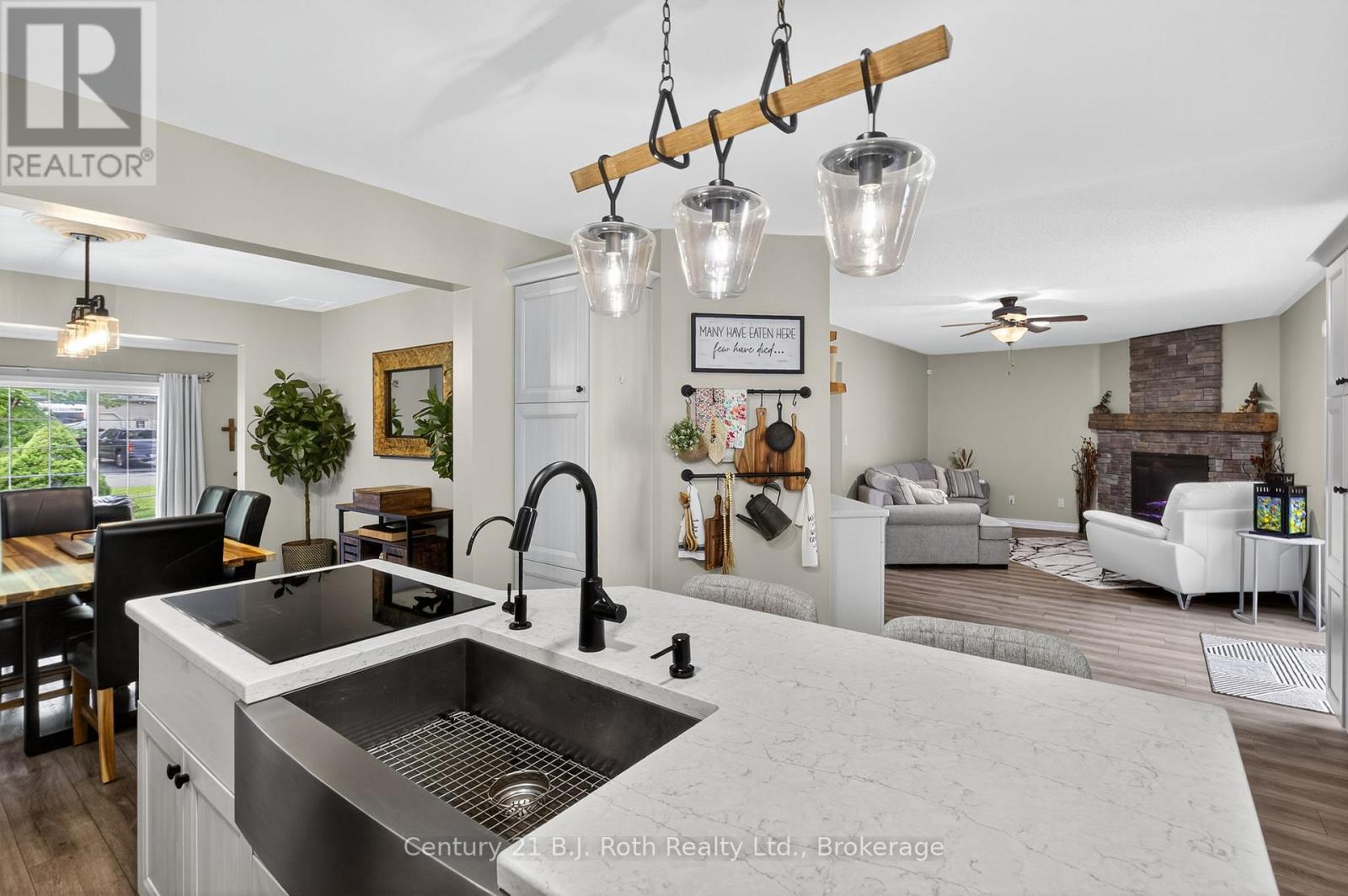 83 Wozniak Road, Penetanguishene, Ontario  L9M 1W6 - Photo 11 - S12418651