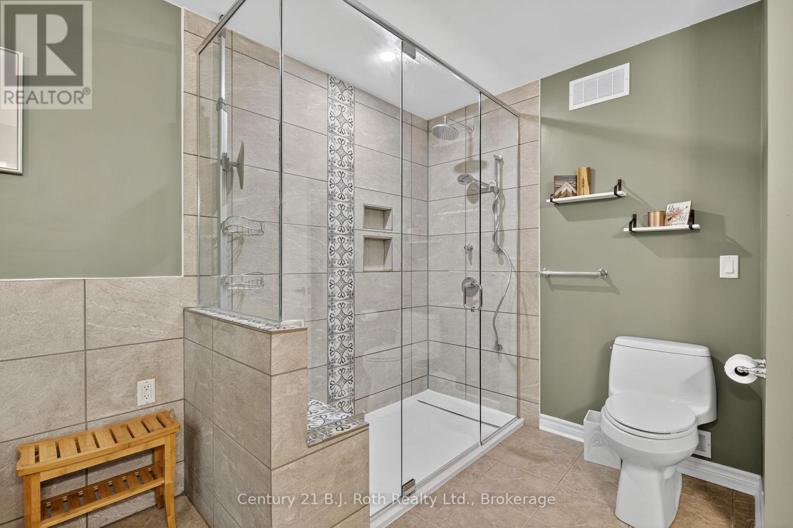 83 Wozniak Road, Penetanguishene, Ontario  L9M 1W6 - Photo 26 - S12418651