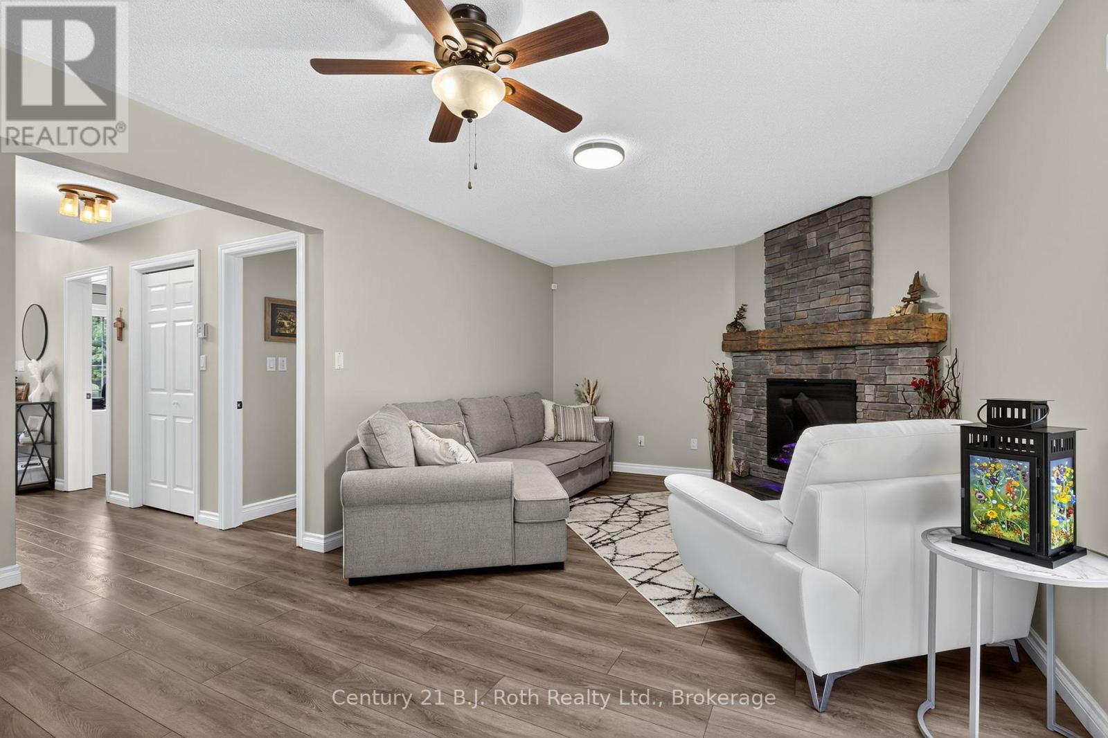 83 Wozniak Road, Penetanguishene, Ontario  L9M 1W6 - Photo 4 - S12418651