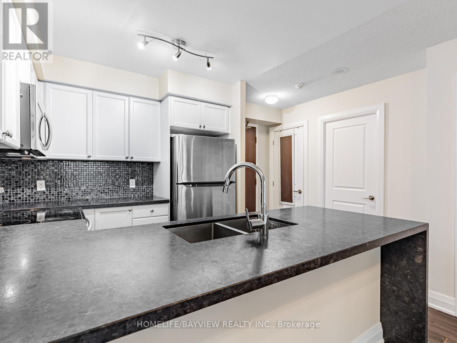 1015 - 18 Parkview Avenue, Toronto, Ontario  M2N 7H7 - Photo 5 - C12649108