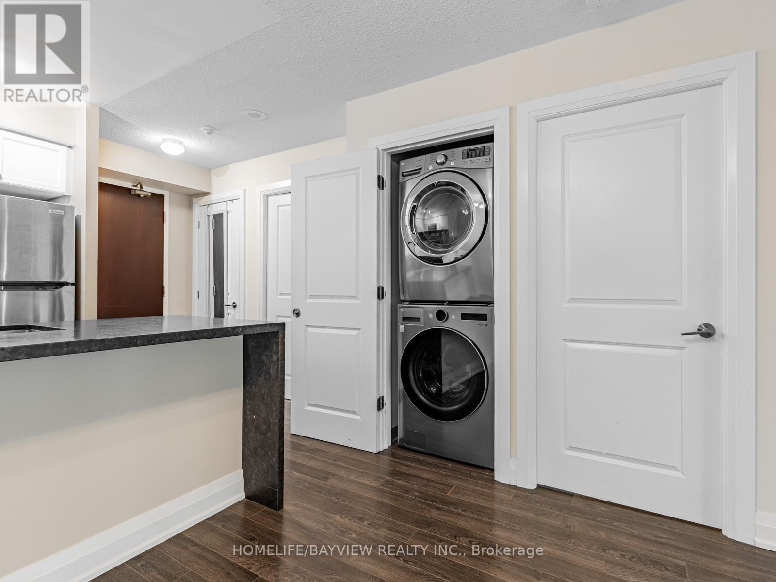 1015 - 18 Parkview Avenue, Toronto, Ontario  M2N 7H7 - Photo 8 - C12649108