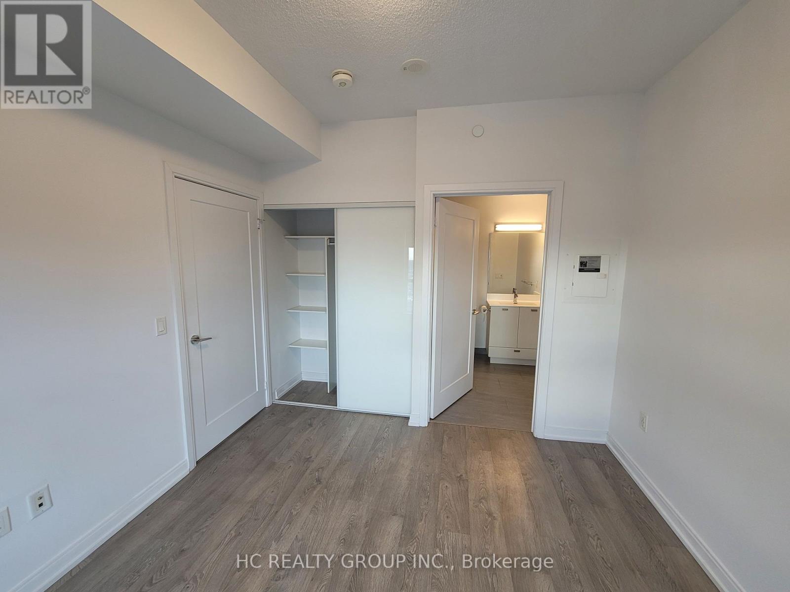 3025 - 275 Village Green Square, Toronto, Ontario  M1S 0L3 - Photo 11 - E12649090