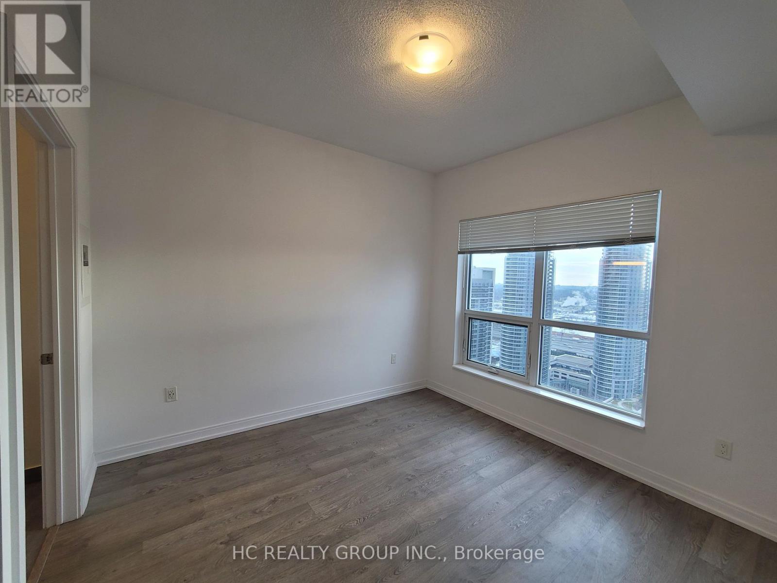 3025 - 275 Village Green Square, Toronto, Ontario  M1S 0L3 - Photo 12 - E12649090
