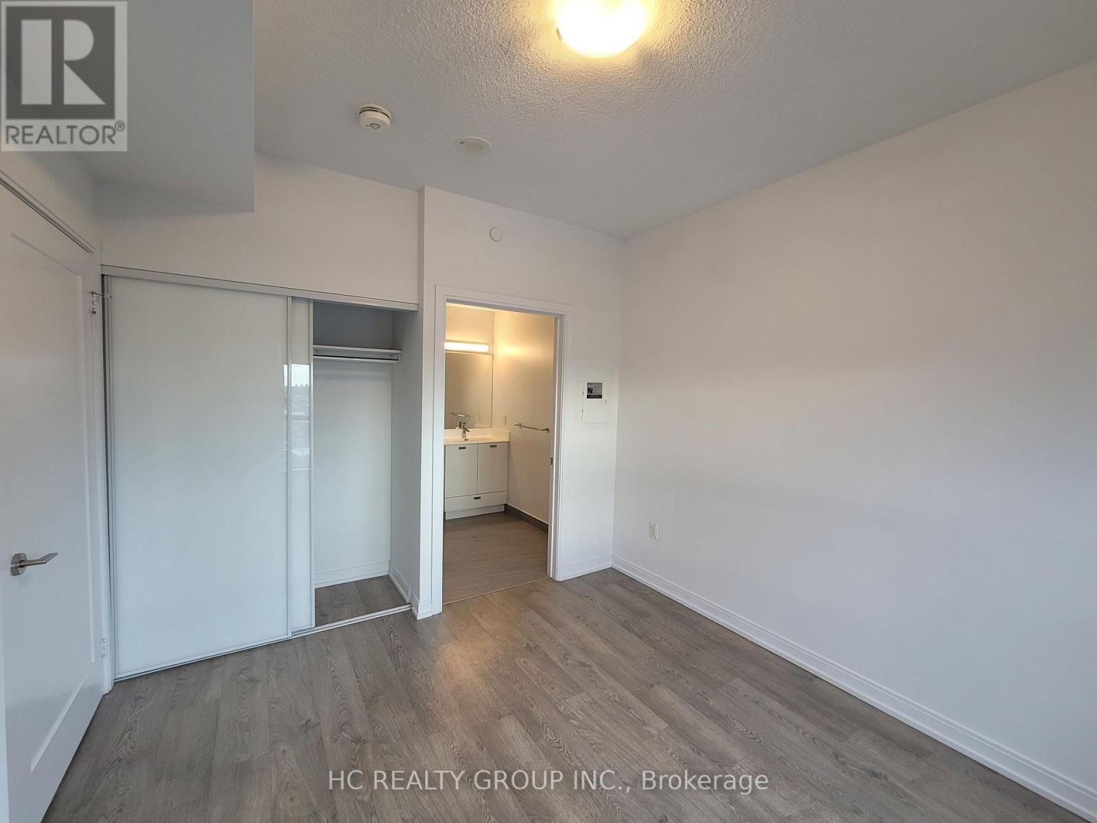 3025 - 275 Village Green Square, Toronto, Ontario  M1S 0L3 - Photo 13 - E12649090