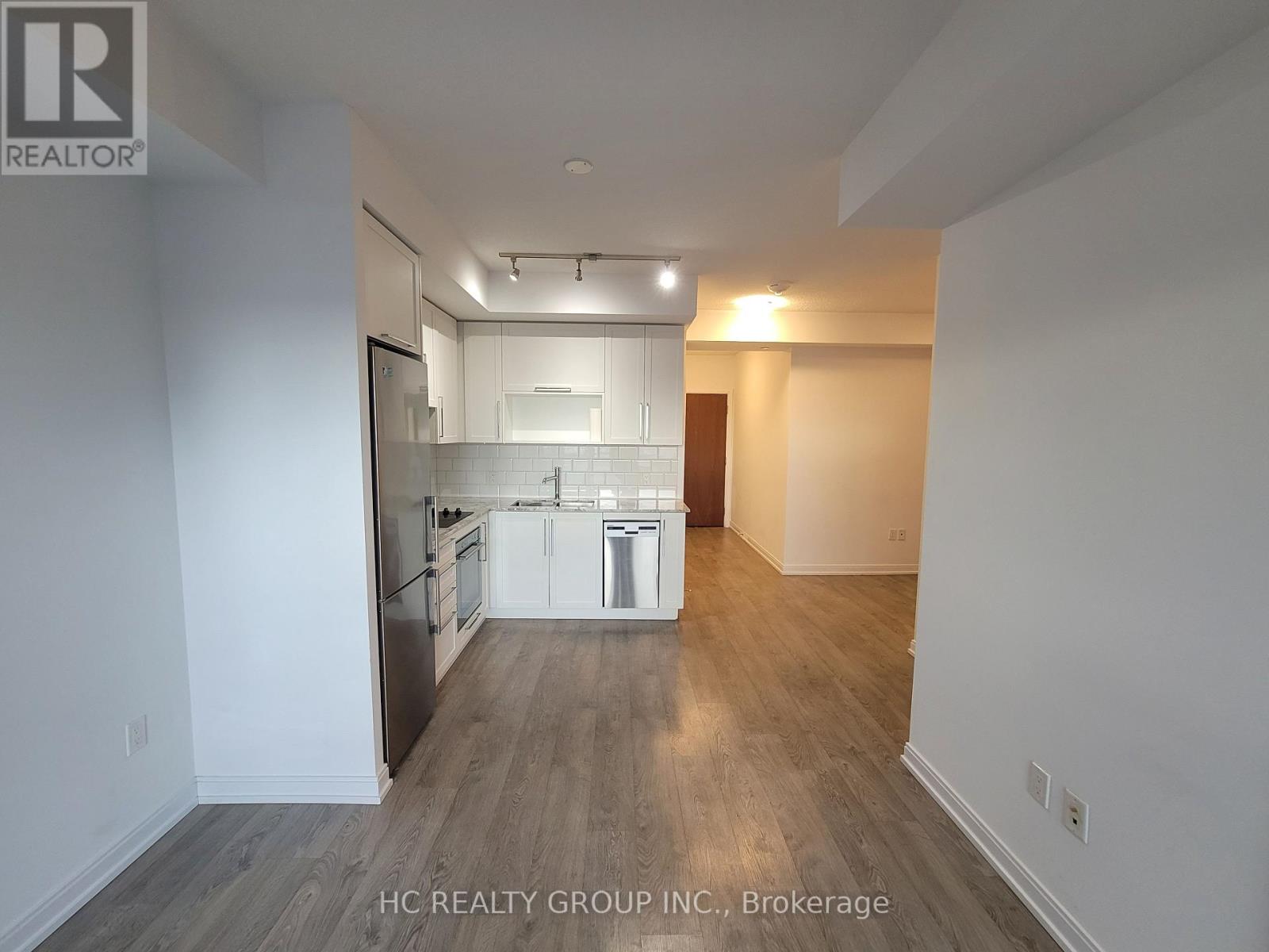 3025 - 275 Village Green Square, Toronto, Ontario  M1S 0L3 - Photo 7 - E12649090