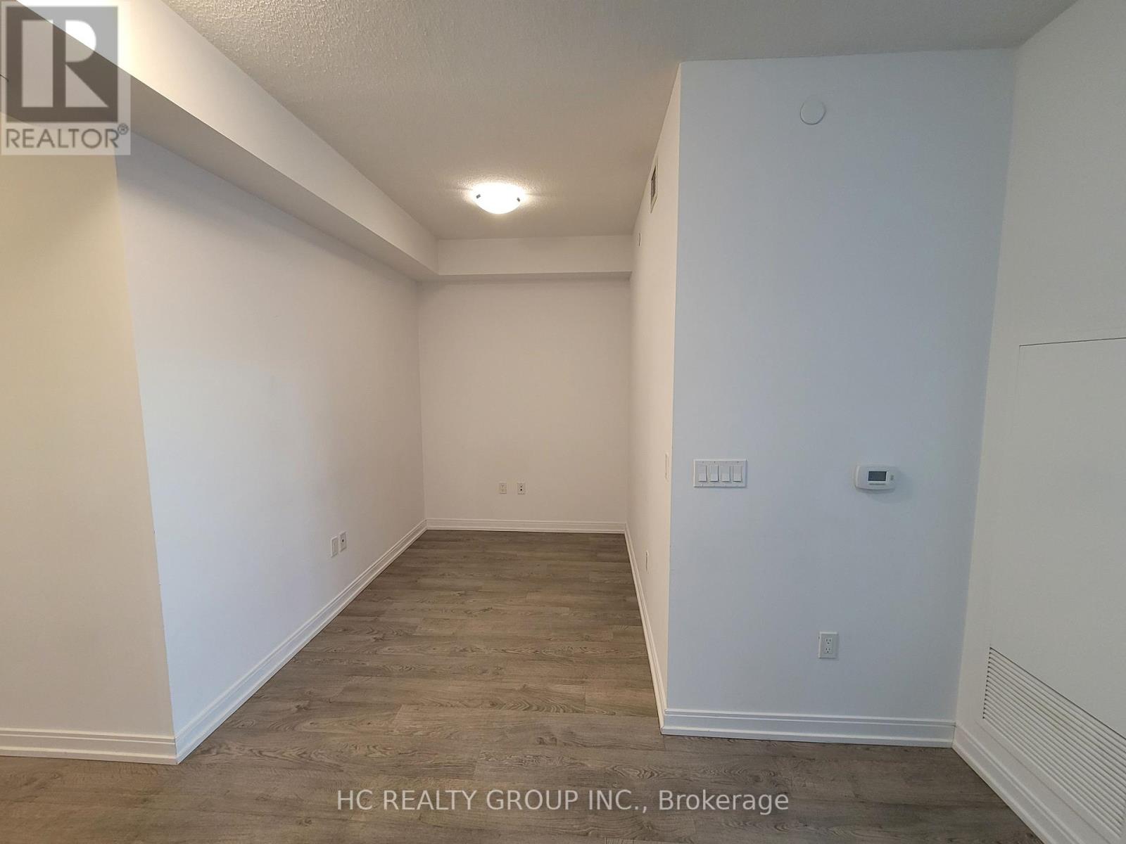 3025 - 275 Village Green Square, Toronto, Ontario  M1S 0L3 - Photo 8 - E12649090