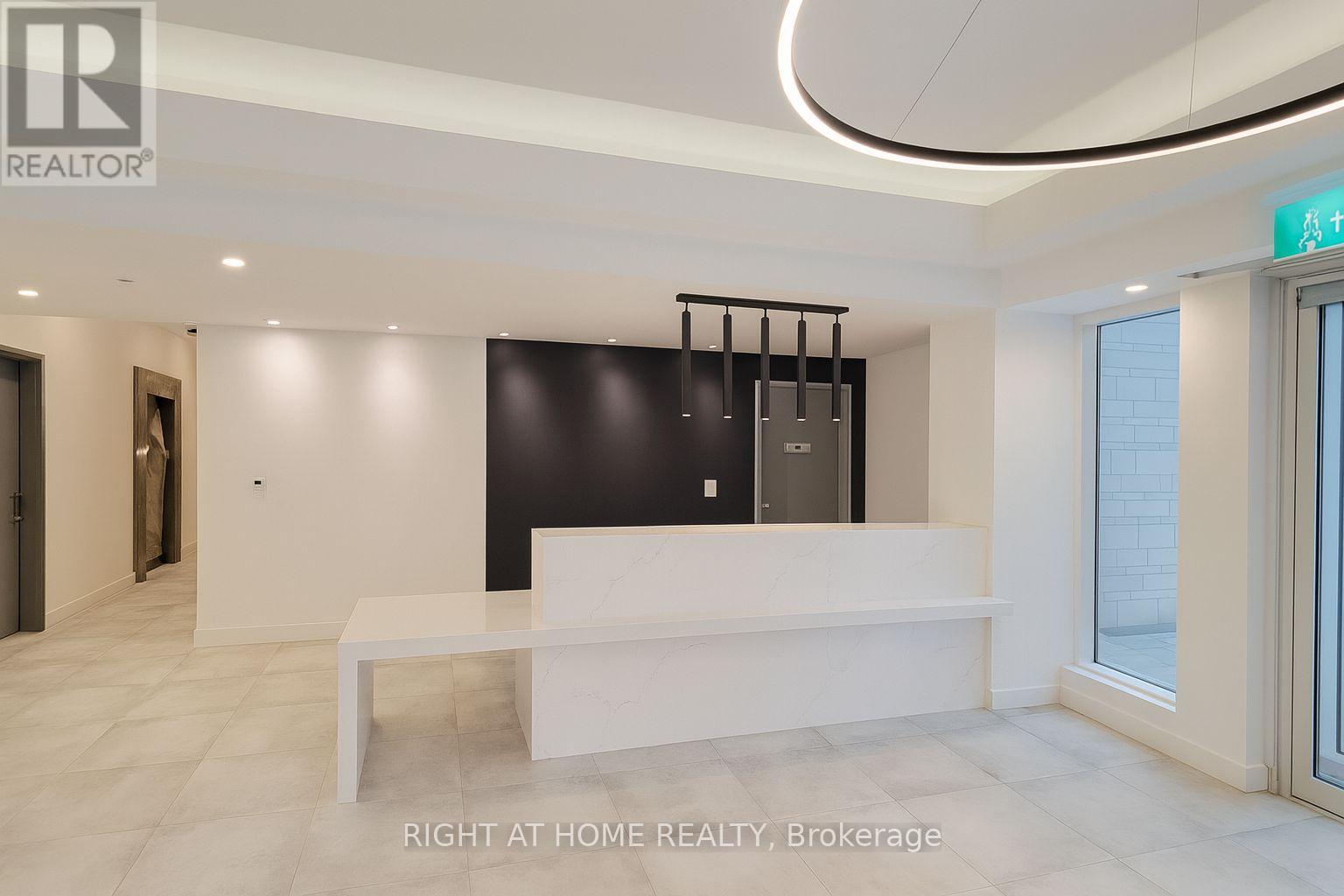 301 - 715 Davis Drive, Newmarket, Ontario  L3Y 0J2 - Photo 14 - N12627802