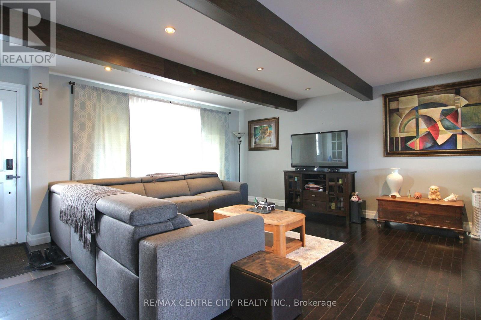 200 Centennial Avenue, Central Elgin, Ontario  N5R 5B2 - Photo 4 - X12649138