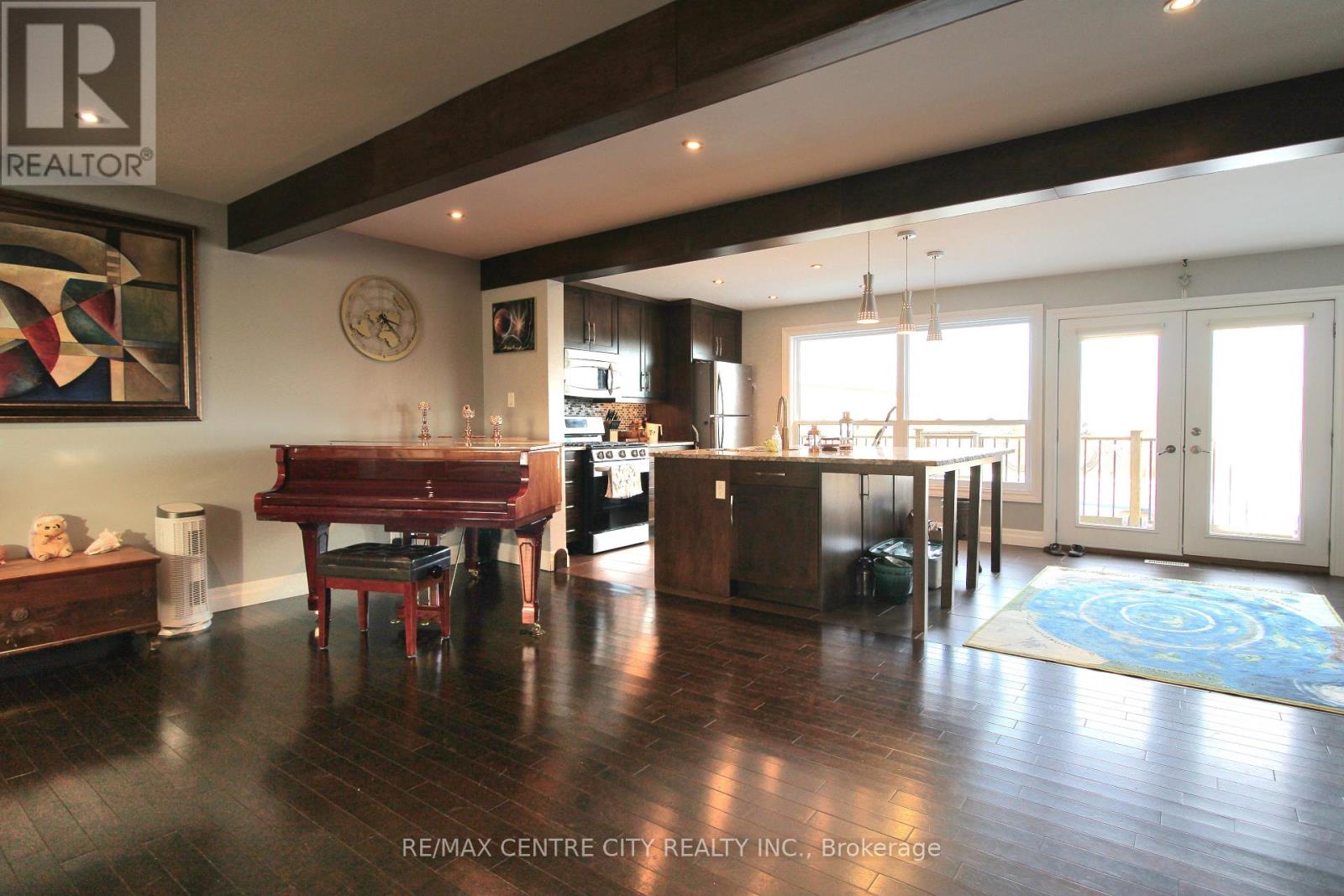 200 Centennial Avenue, Central Elgin, Ontario  N5R 5B2 - Photo 7 - X12649138