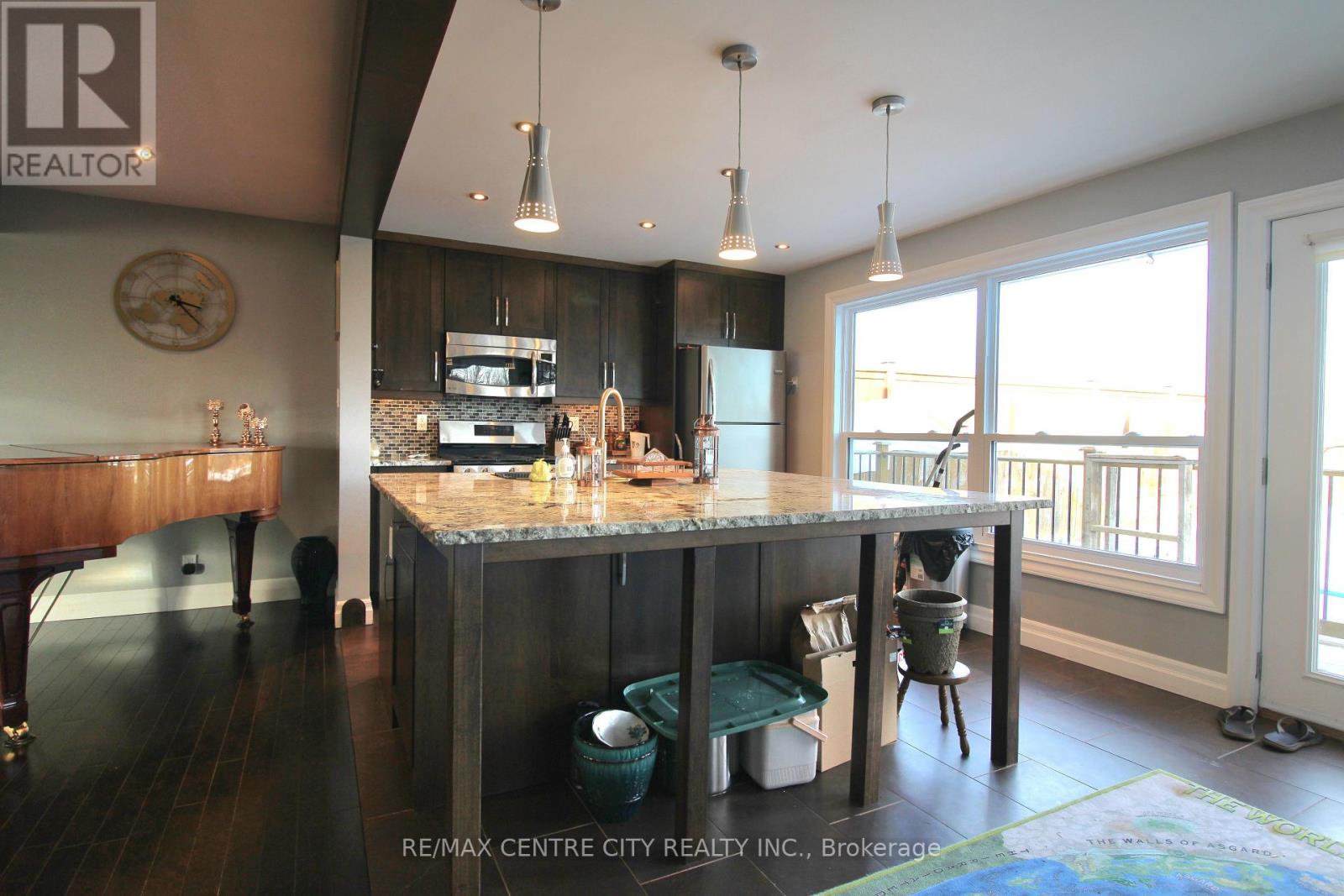 200 Centennial Avenue, Central Elgin, Ontario  N5R 5B2 - Photo 9 - X12649138