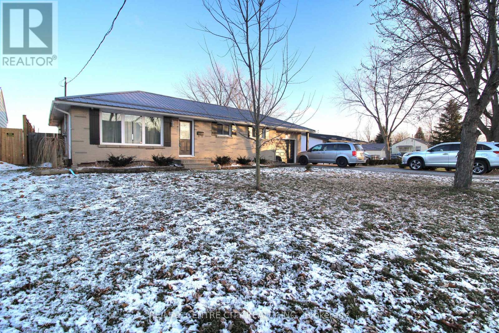 200 Centennial Avenue, Central Elgin, Ontario  N5R 5B2 - Photo 1 - X12649156