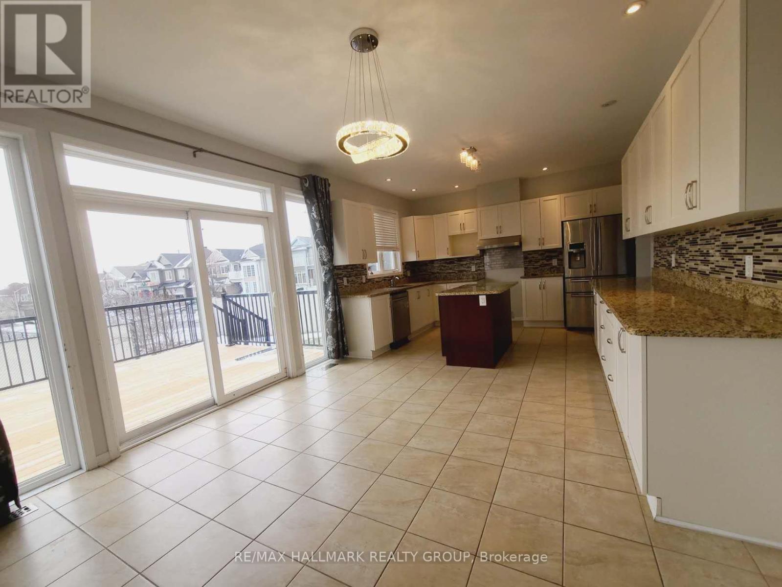 248 Huntsville Drive, Ottawa, Ontario  K2T 0C3 - Photo 10 - X12649150