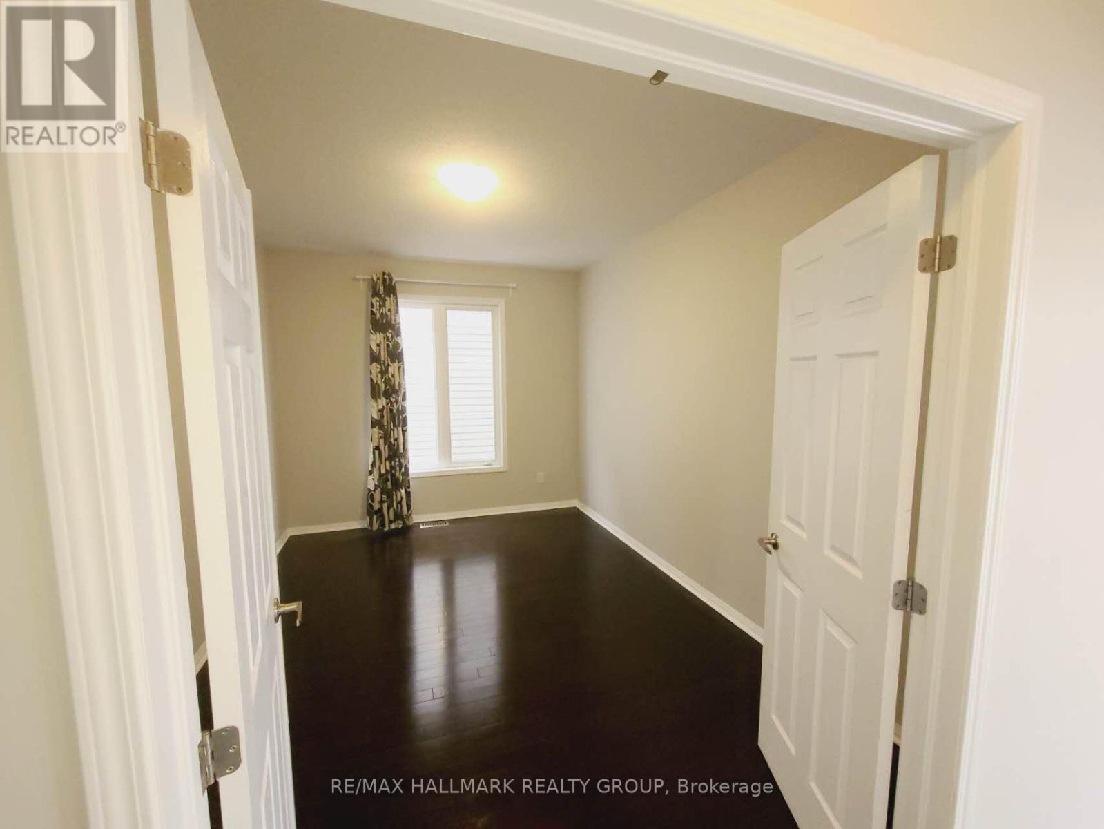 248 Huntsville Drive, Ottawa, Ontario  K2T 0C3 - Photo 6 - X12649150