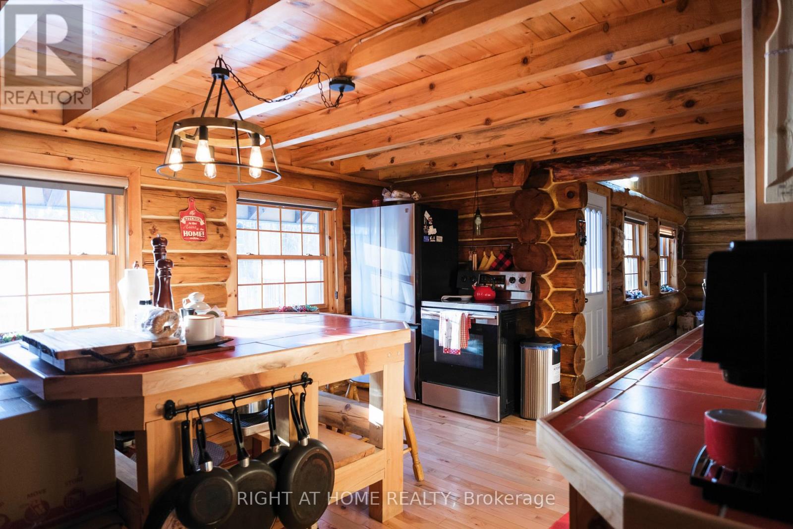 72 Viewmount Drive, Greater Madawaska, Ontario  K0J 1H0 - Photo 9 - X12631840