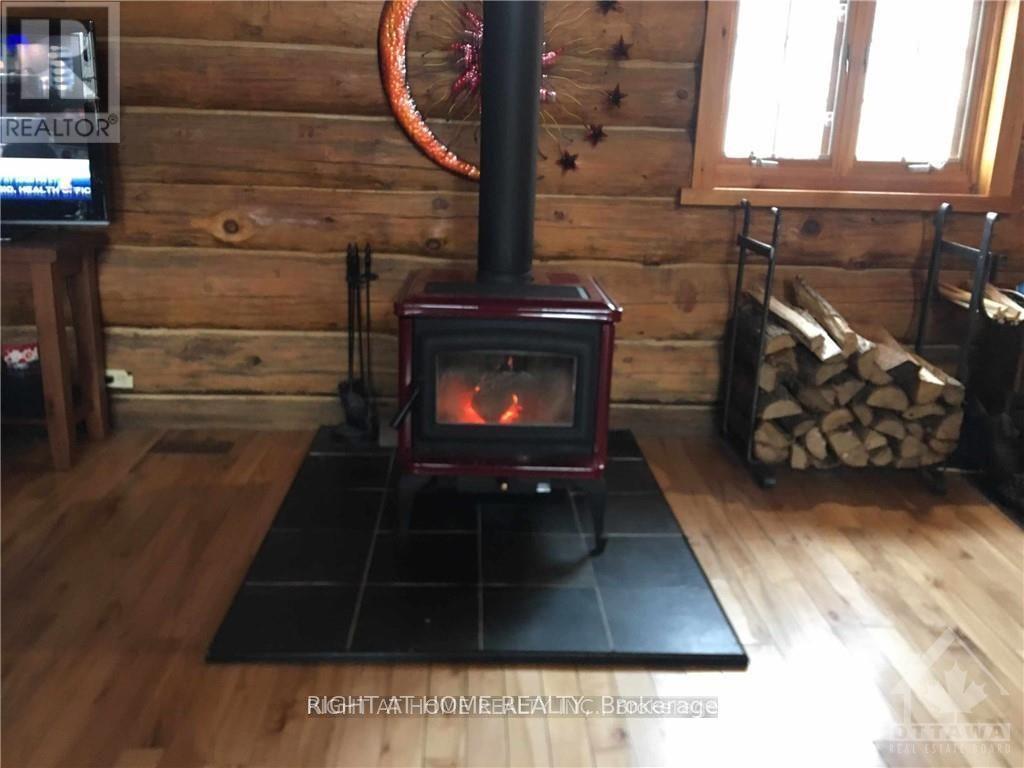 72 Viewmount Drive, Greater Madawaska, Ontario  K0J 1H0 - Photo 4 - X12631840