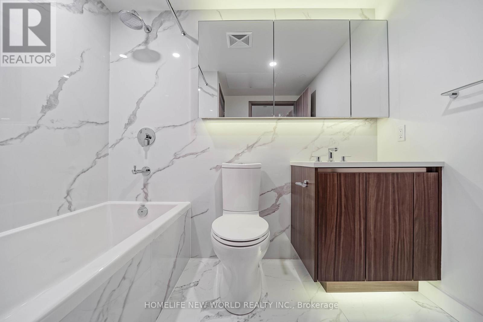 725 - 3 Concord Cityplace Way, Toronto, Ontario  M5V 0X4 - Photo 21 - C12649158