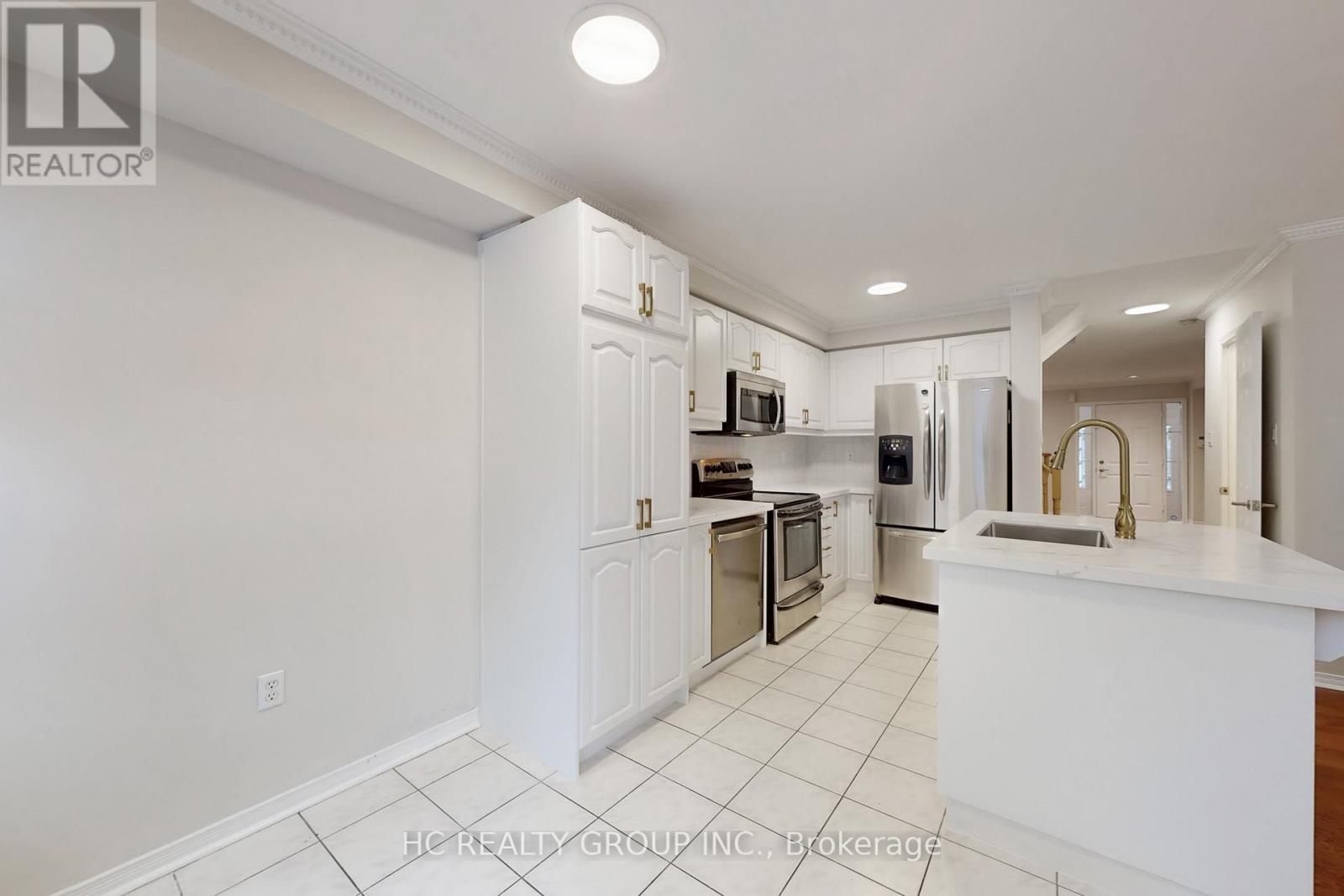 35 Ferris Street, Richmond Hill, Ontario  L4B 4K7 - Photo 15 - N12408273