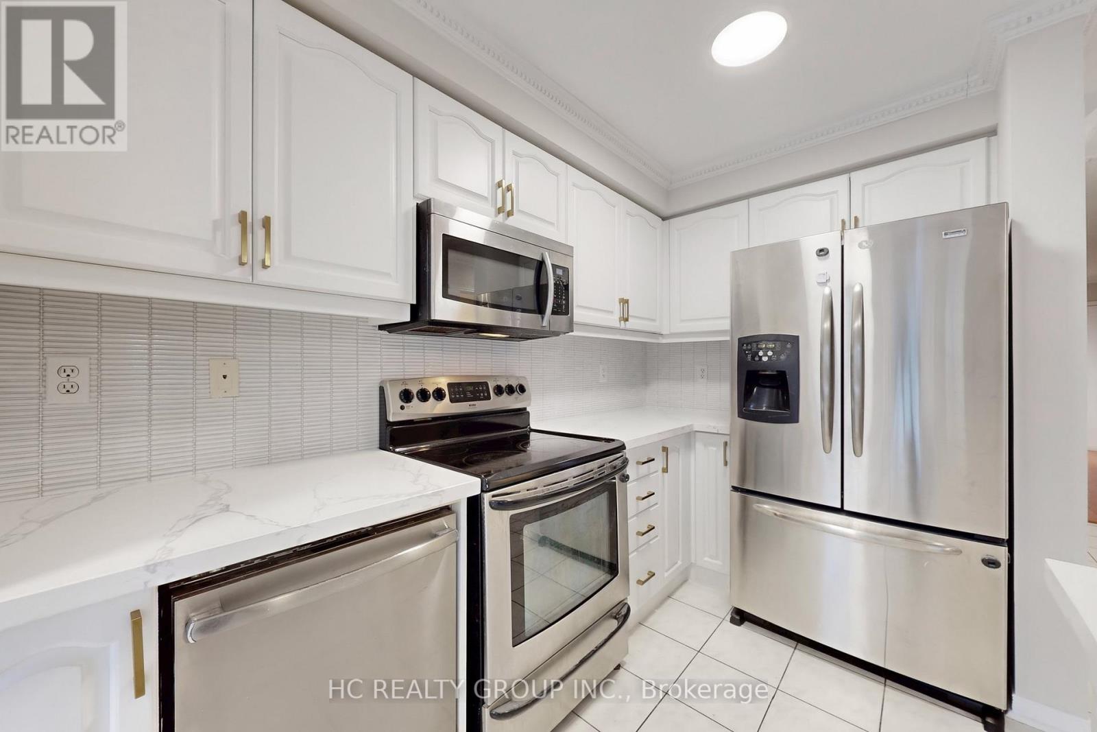 35 Ferris Street, Richmond Hill, Ontario  L4B 4K7 - Photo 14 - N12408273