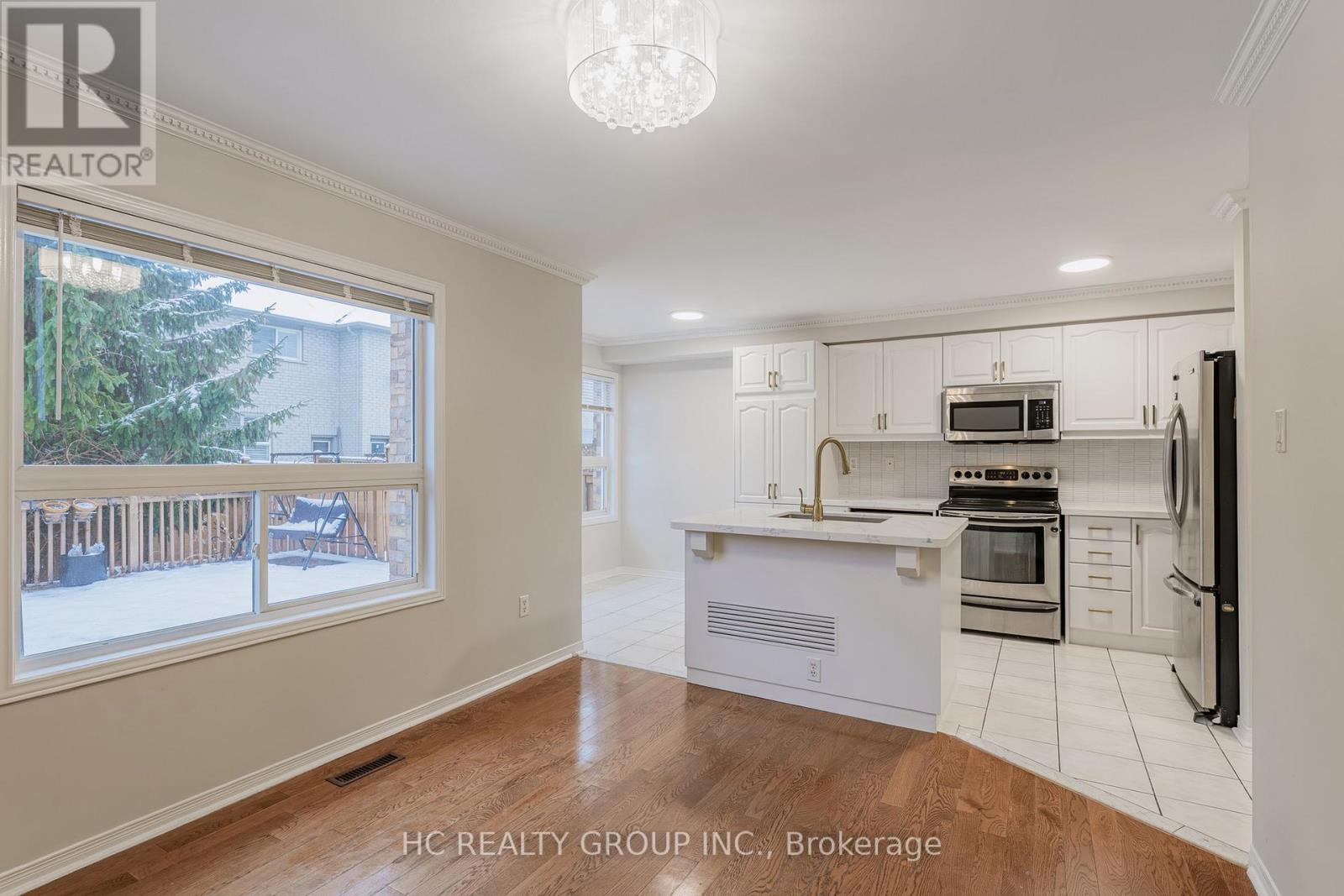 35 Ferris Street, Richmond Hill, Ontario  L4B 4K7 - Photo 10 - N12408273