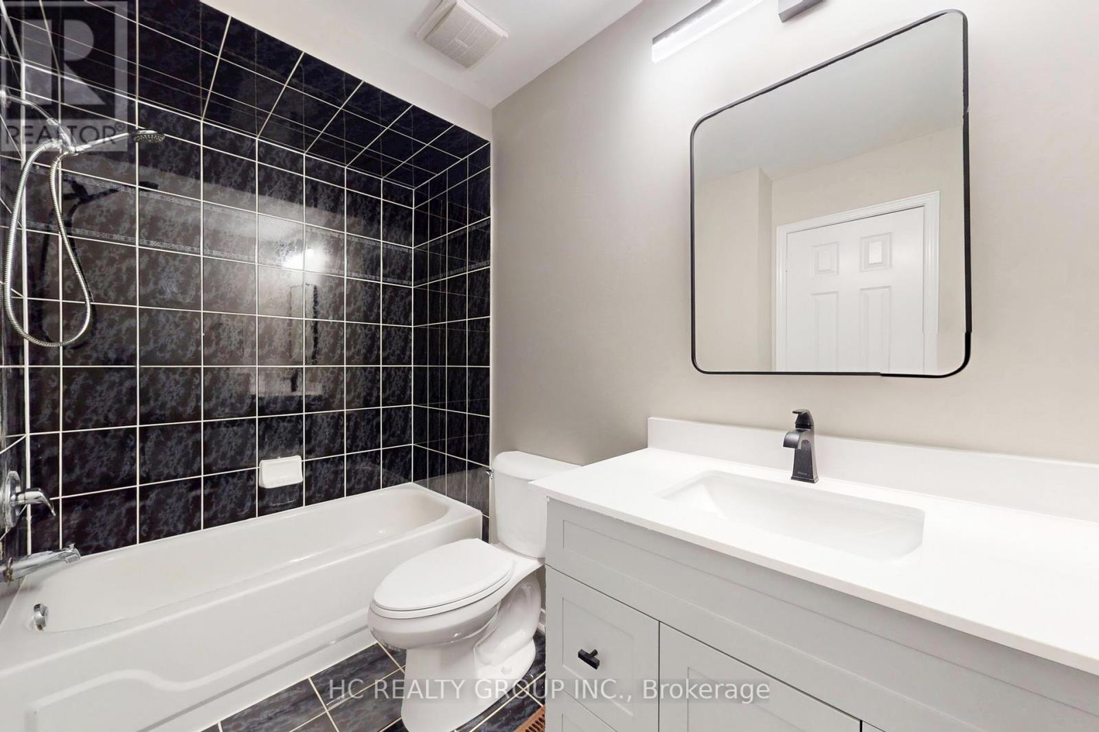 35 Ferris Street, Richmond Hill, Ontario  L4B 4K7 - Photo 34 - N12408273